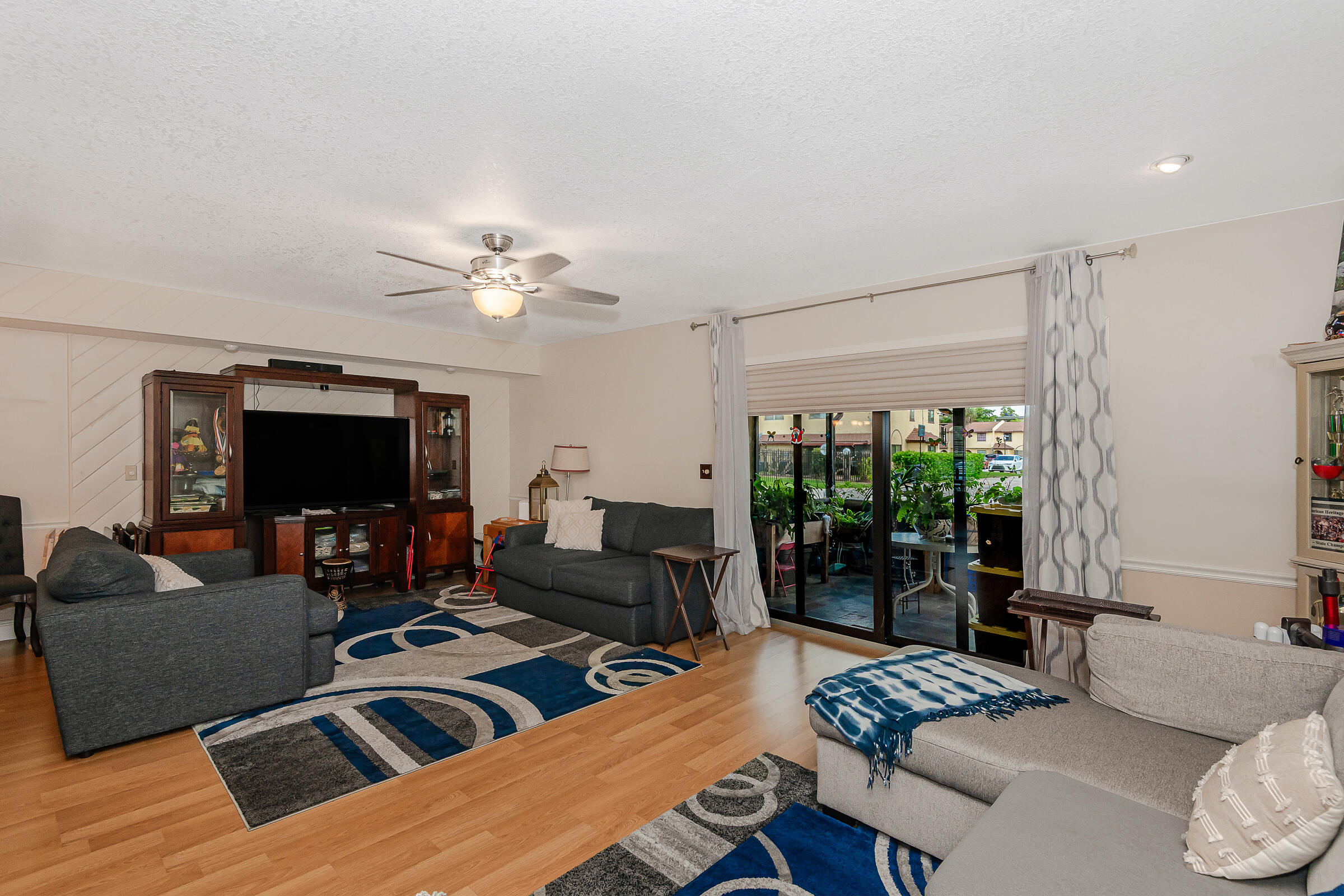 COLONIES TWO CONDO - Residential