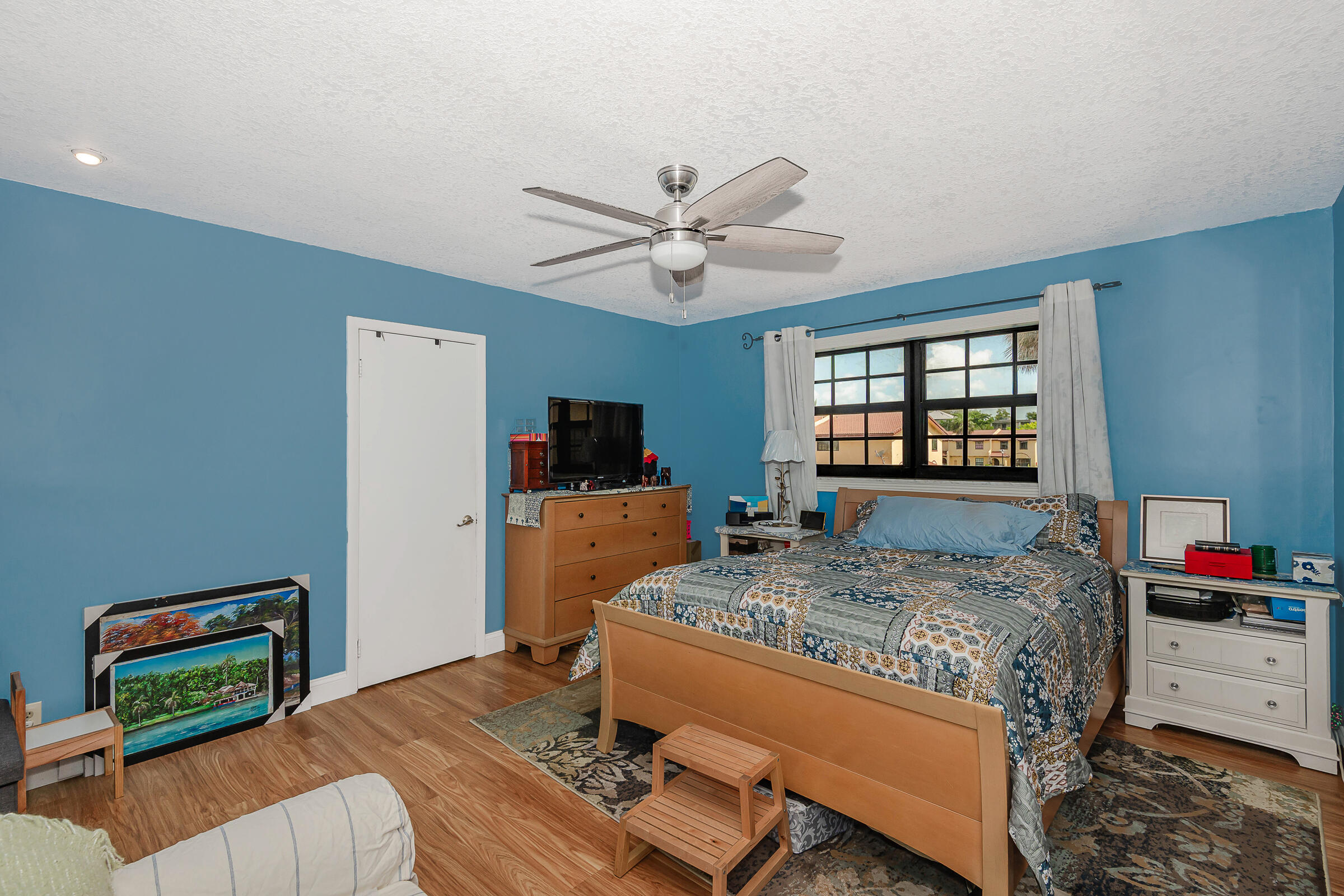 COLONIES TWO CONDO - Residential