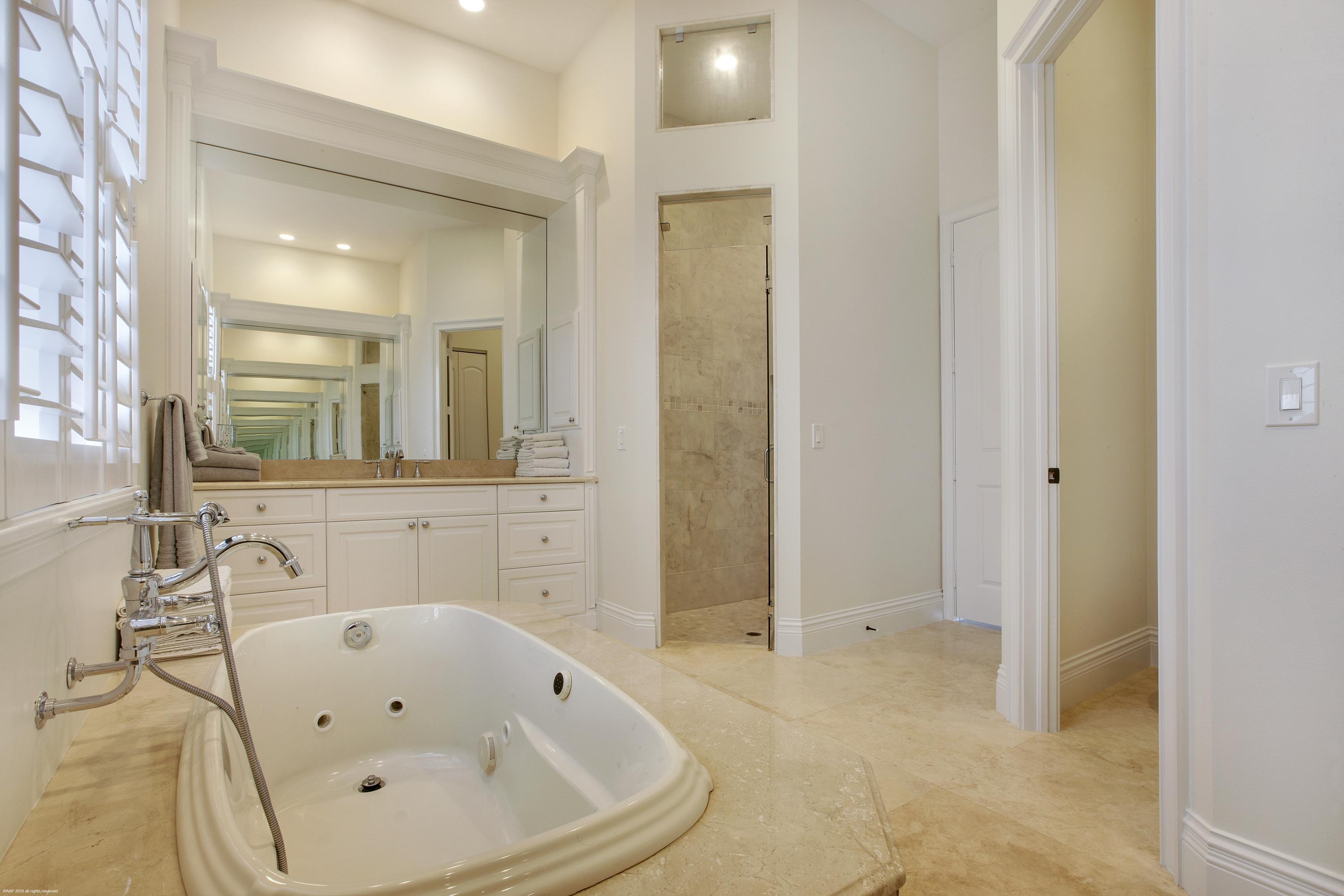 PALM BEACH POINT - Residential