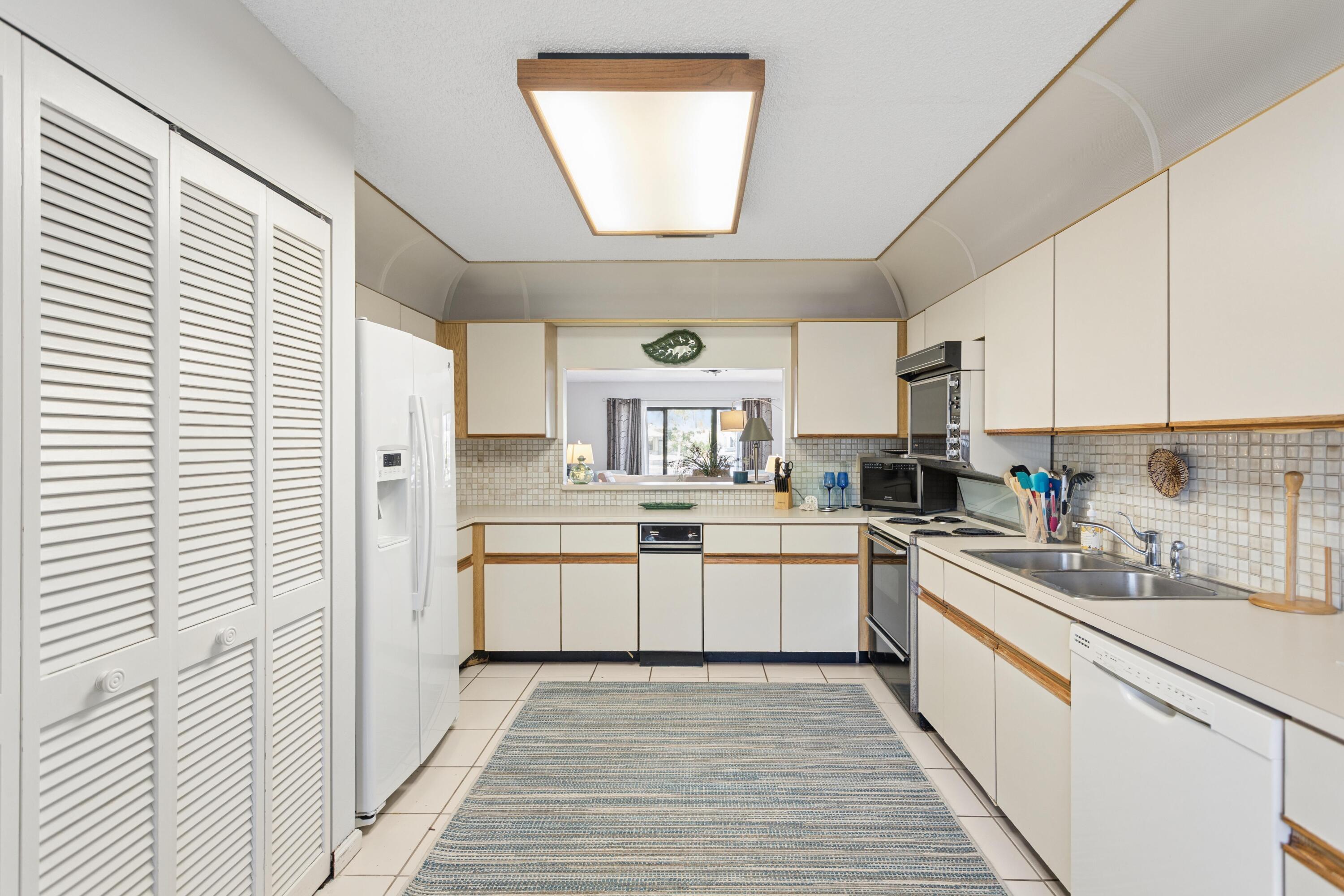 DEVON HOUSE CONDO - Residential