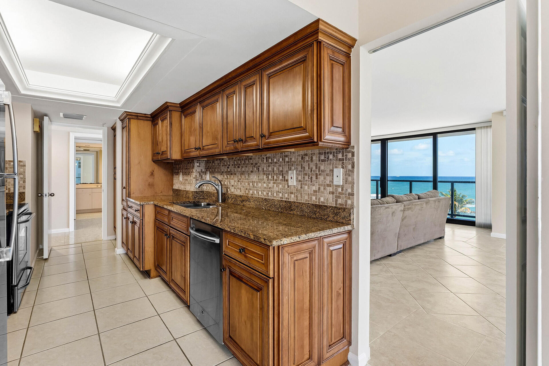 HALCYON OF PALM BEACH - Residential