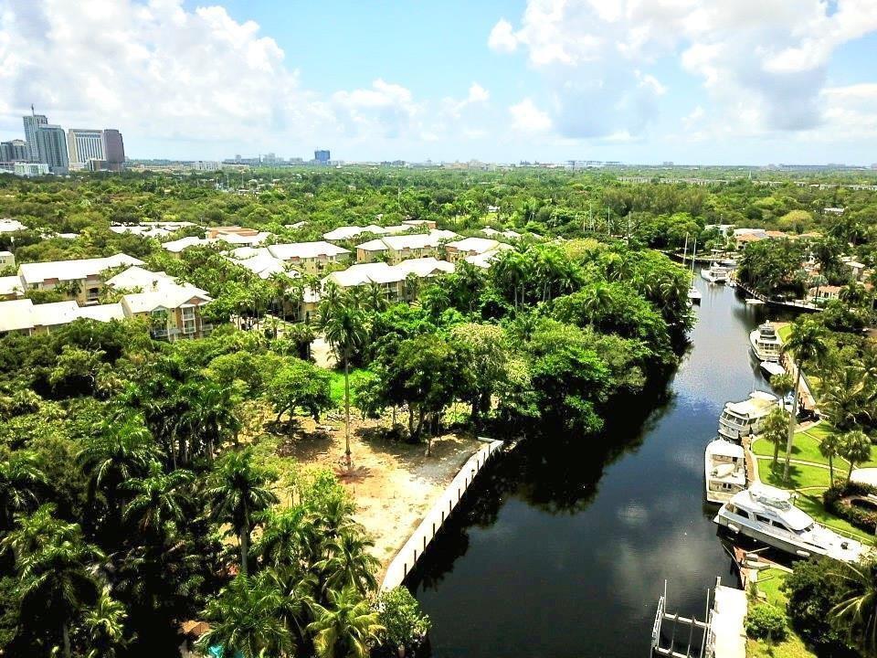 RIVER HIGHLANDS - Land