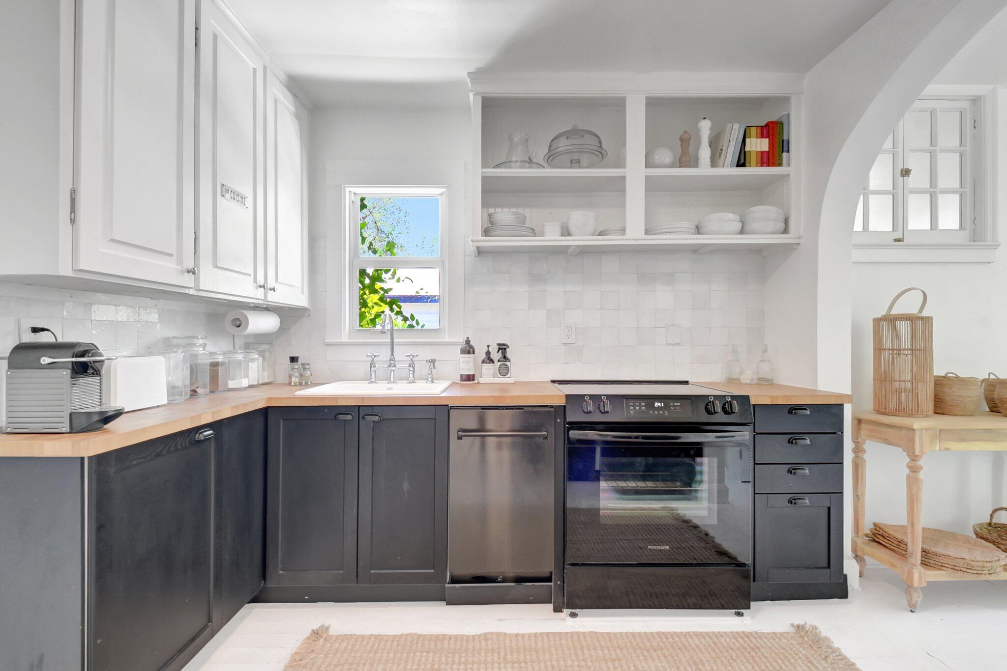 LAKE WORTH BEACH - Residential Lease
