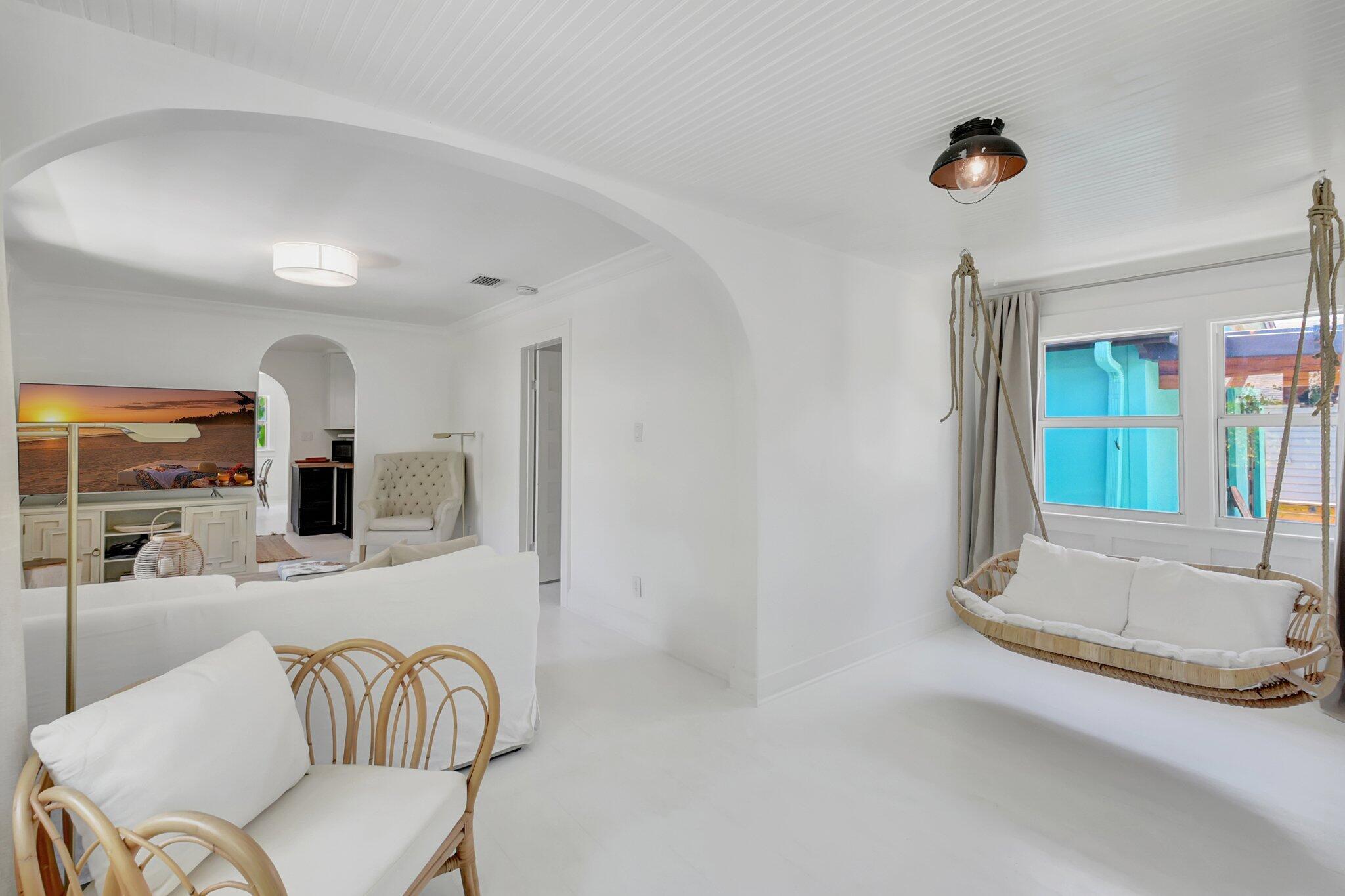 LAKE WORTH BEACH - Residential Lease