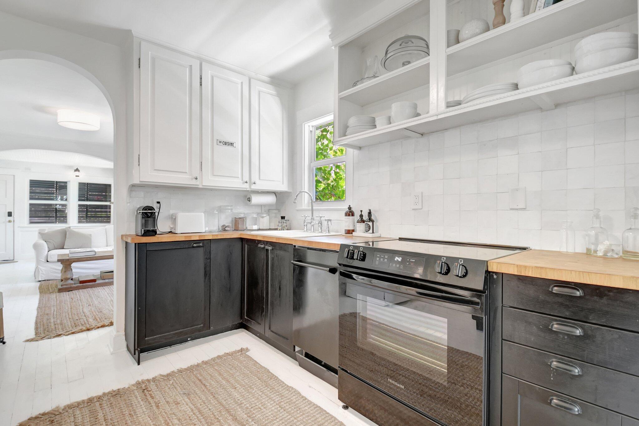 LAKE WORTH BEACH - Residential Lease