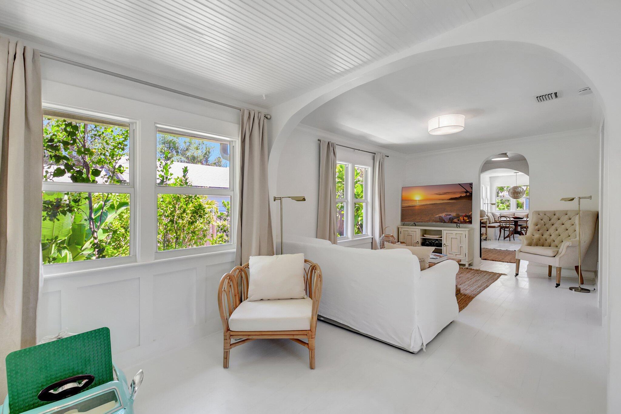 LAKE WORTH BEACH - Residential Lease