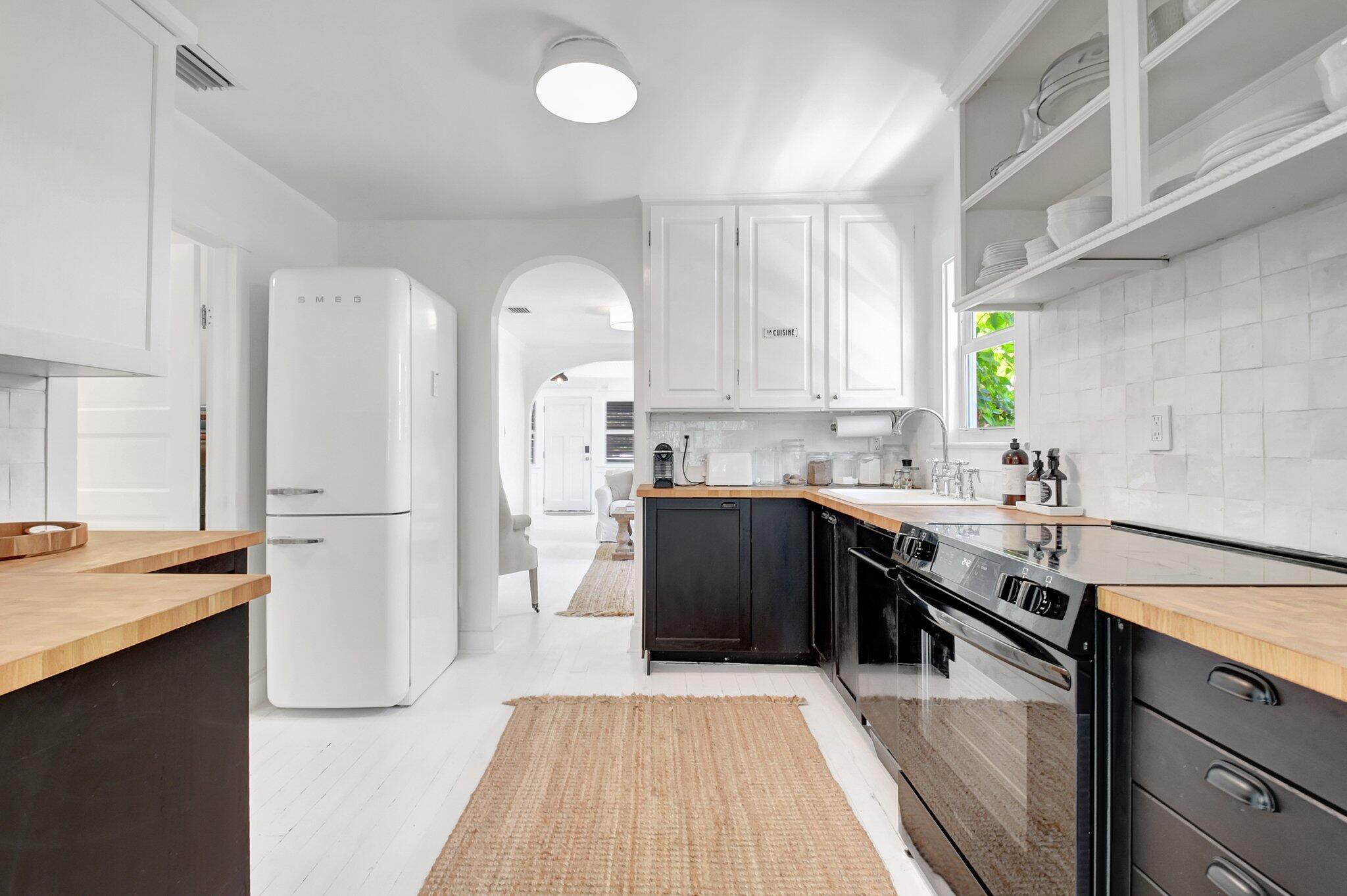LAKE WORTH BEACH - Residential Lease