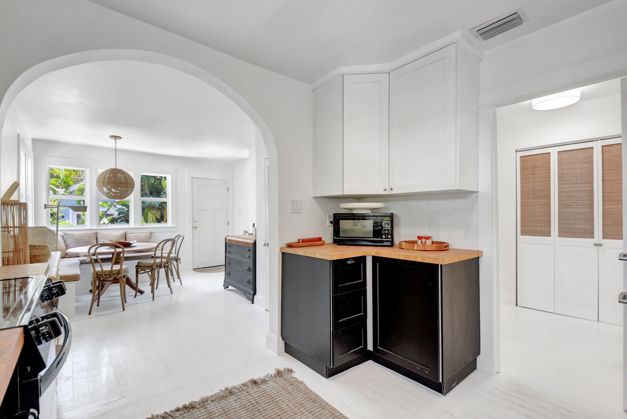 LAKE WORTH BEACH - Residential Lease