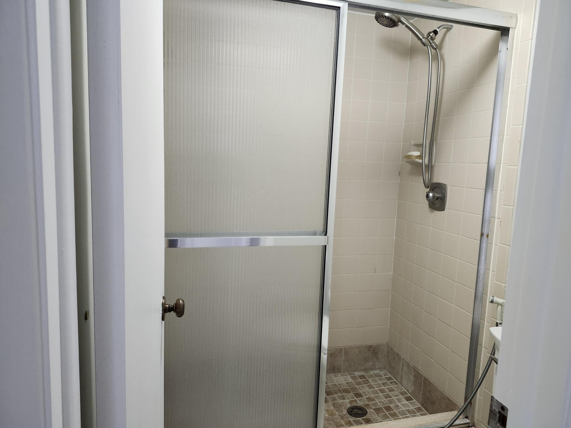 LAVERS DELRAY RACQUET CLUB CONDO - Residential Lease