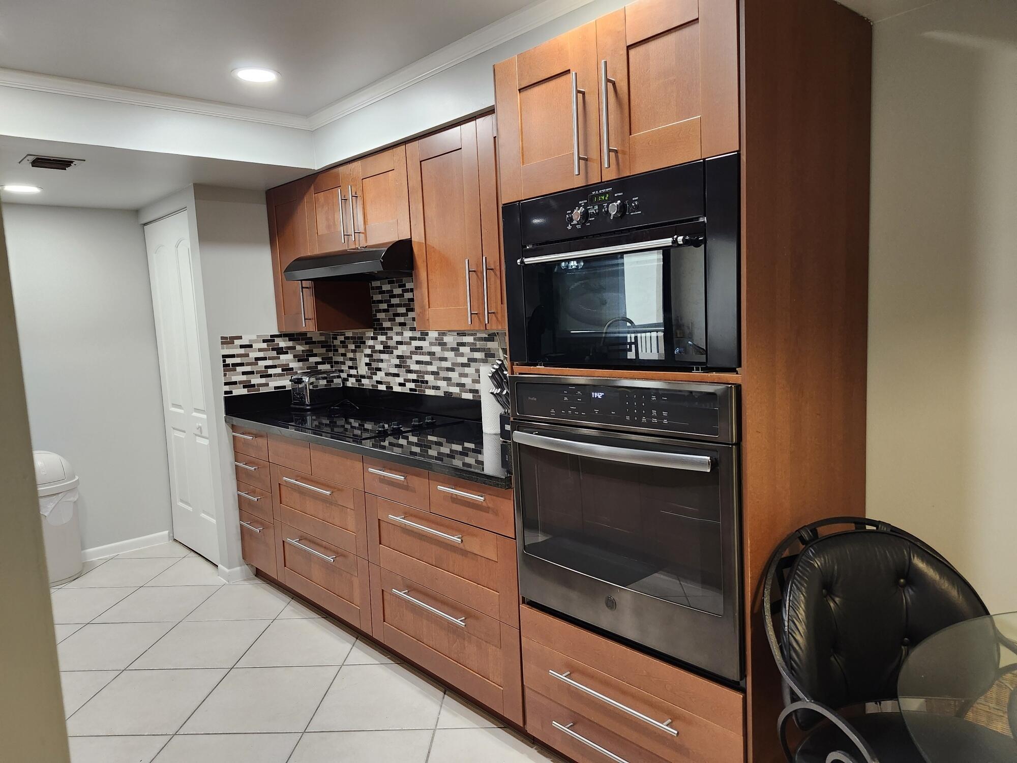 LAVERS DELRAY RACQUET CLUB CONDO - Residential Lease