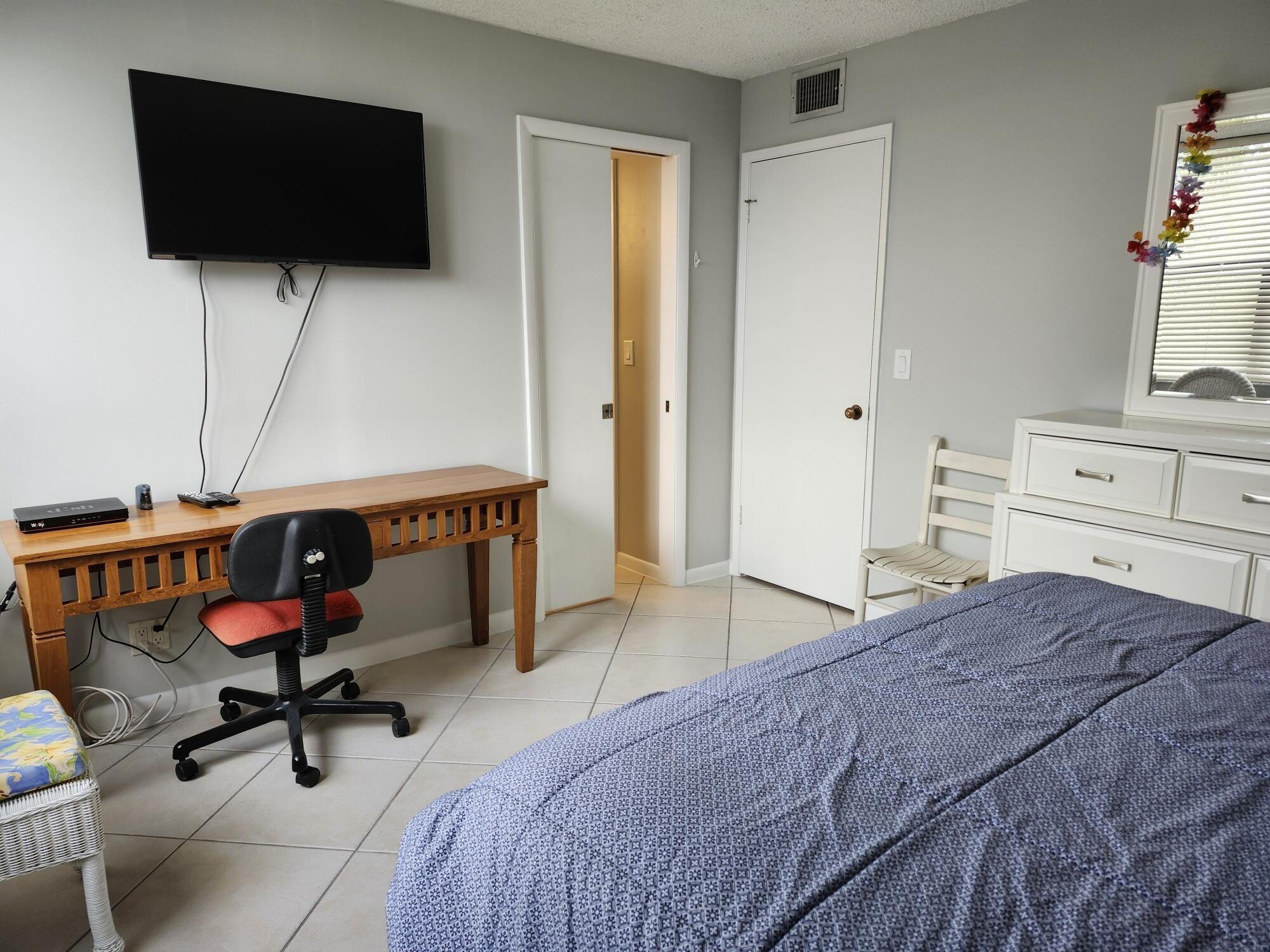 LAVERS DELRAY RACQUET CLUB CONDO - Residential Lease