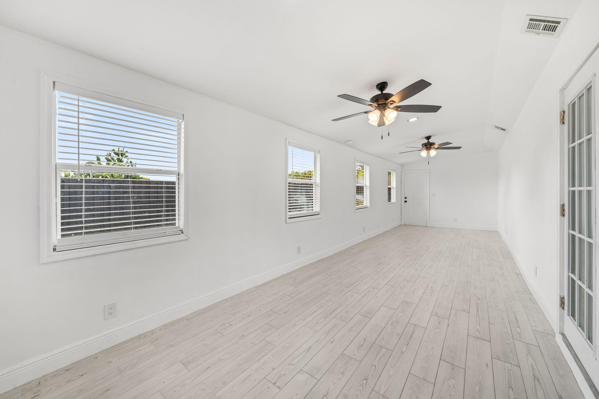 PALM BEACH COLONY SEC 2 - Residential Lease