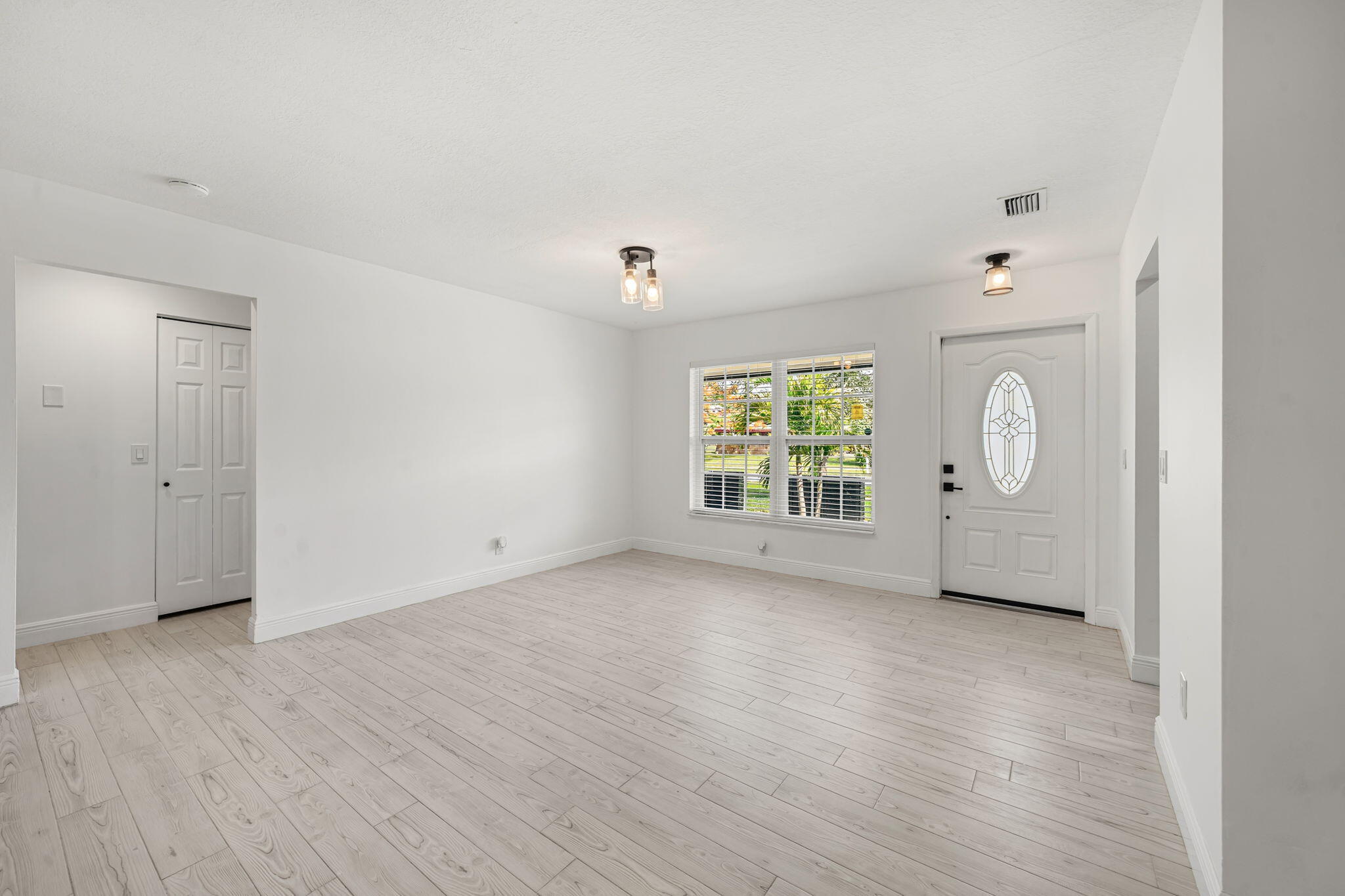 PALM BEACH COLONY SEC 2 - Residential Lease