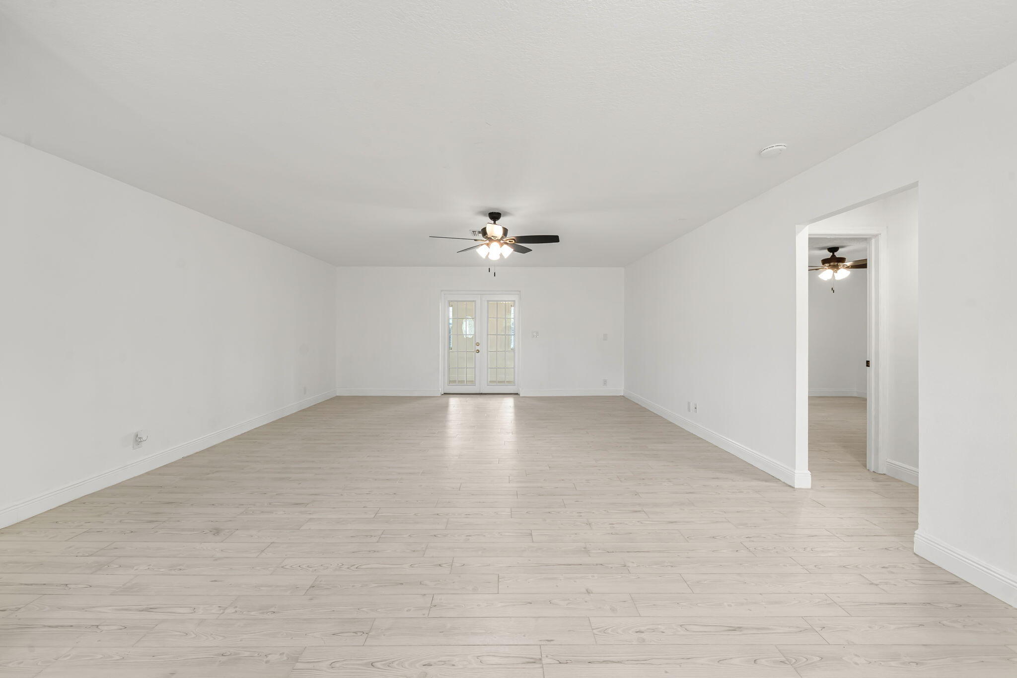 PALM BEACH COLONY SEC 2 - Residential Lease
