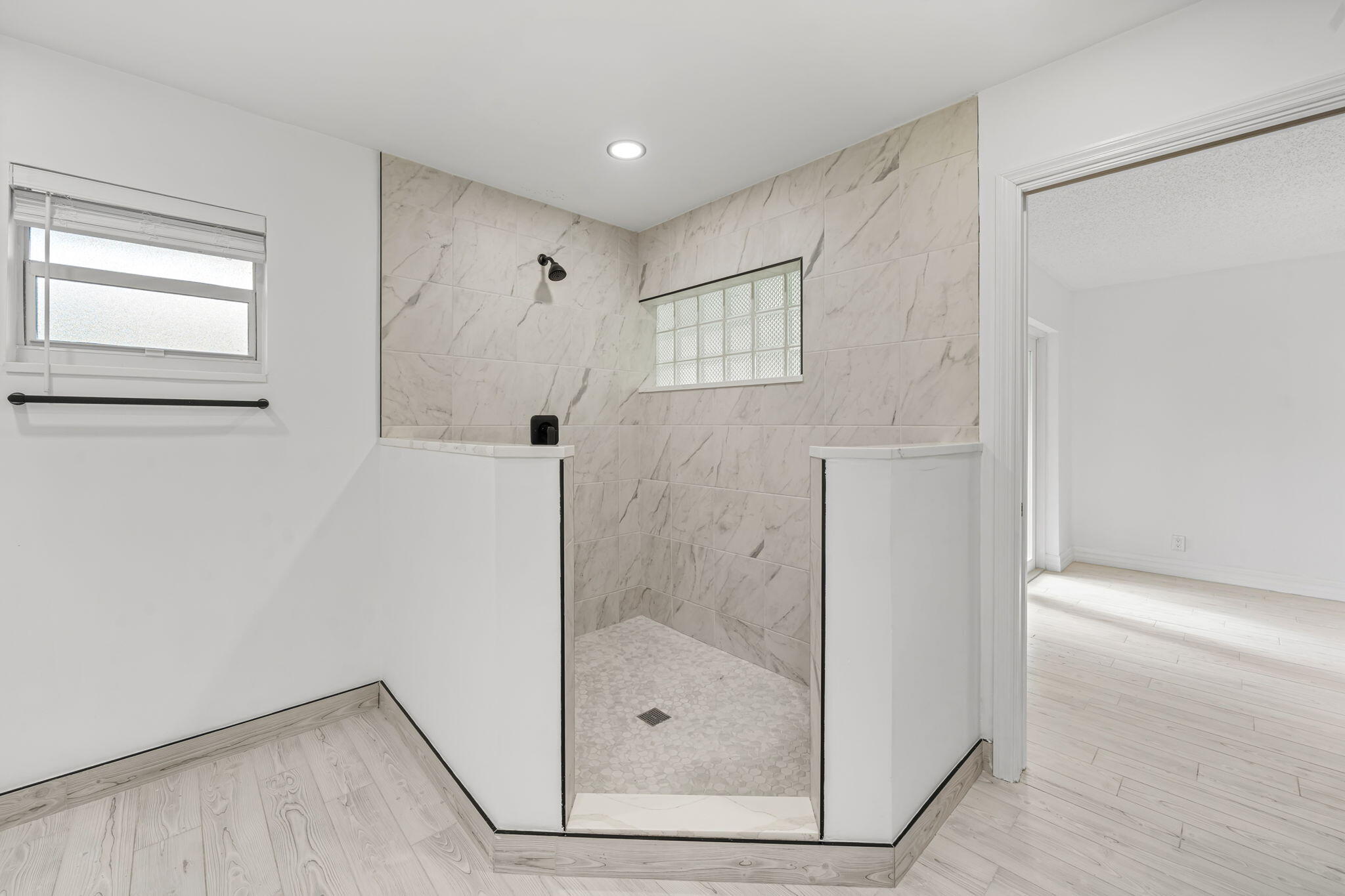 PALM BEACH COLONY SEC 2 - Residential Lease