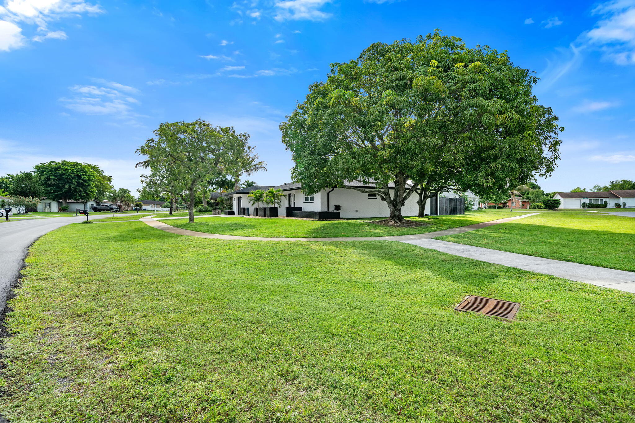 PALM BEACH COLONY SEC 2 - Residential Lease