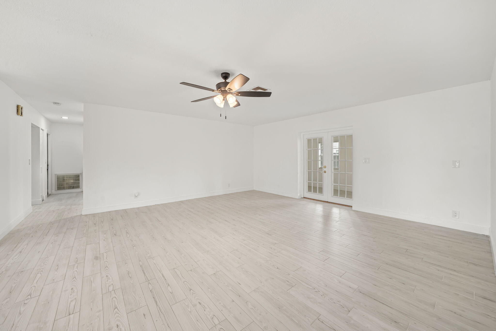 PALM BEACH COLONY SEC 2 - Residential Lease