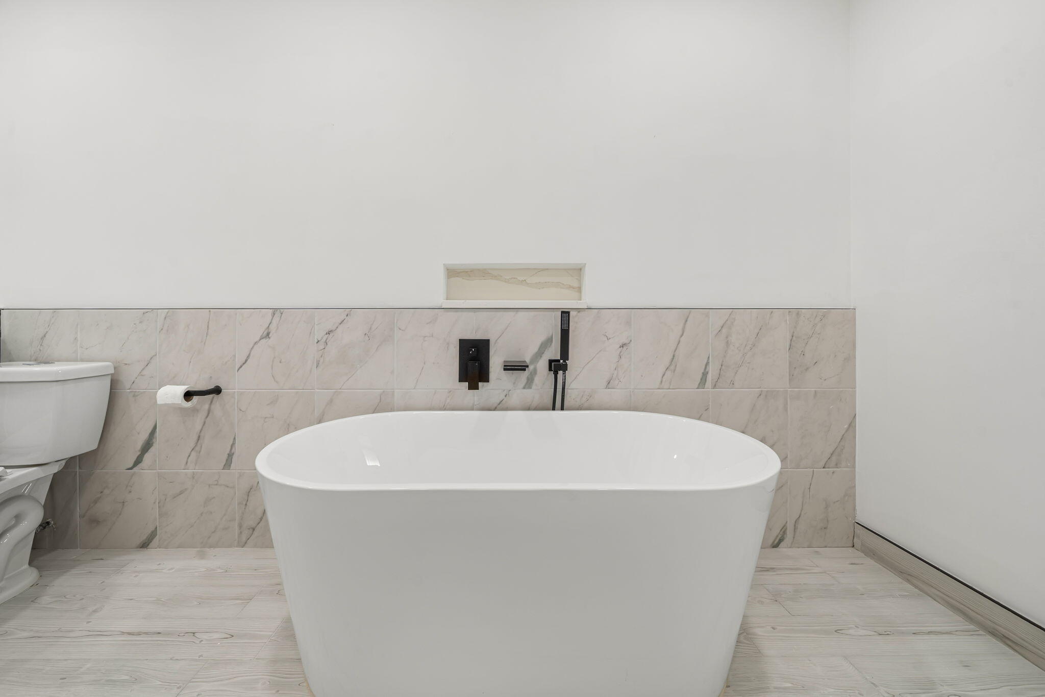 PALM BEACH COLONY SEC 2 - Residential Lease