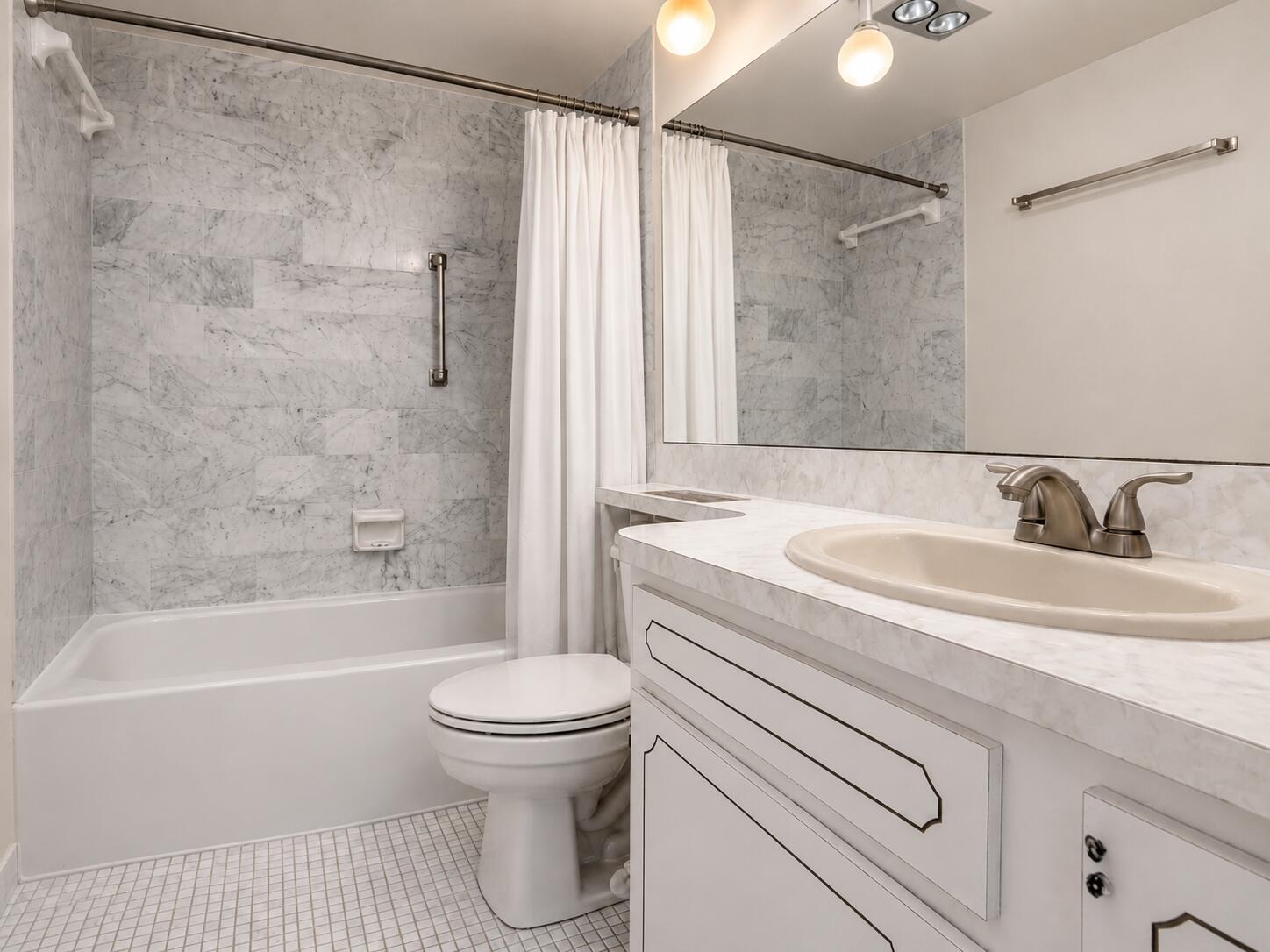 HOLLYBROOK GOLF AND - Residential