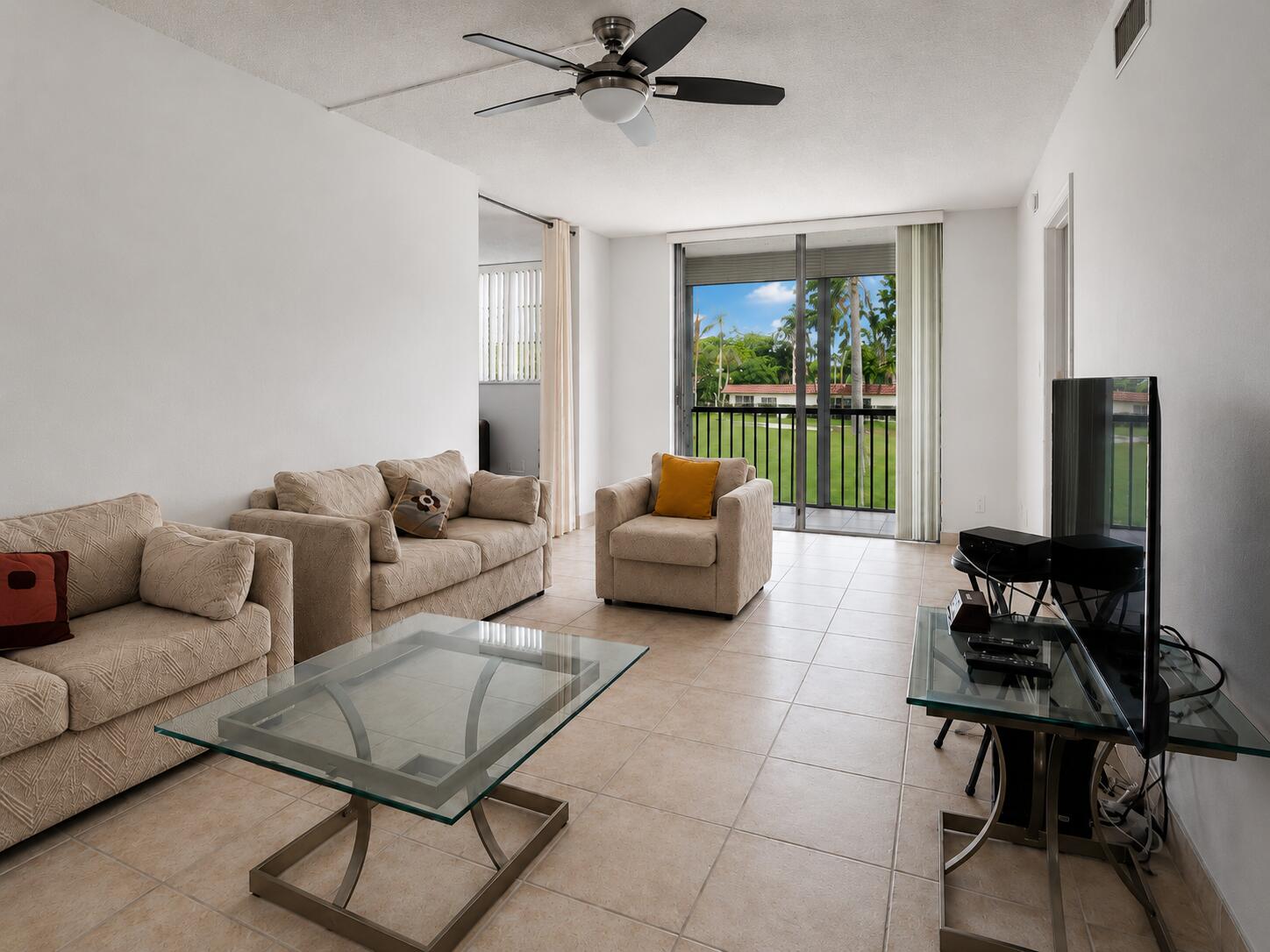 HOLLYBROOK GOLF AND - Residential