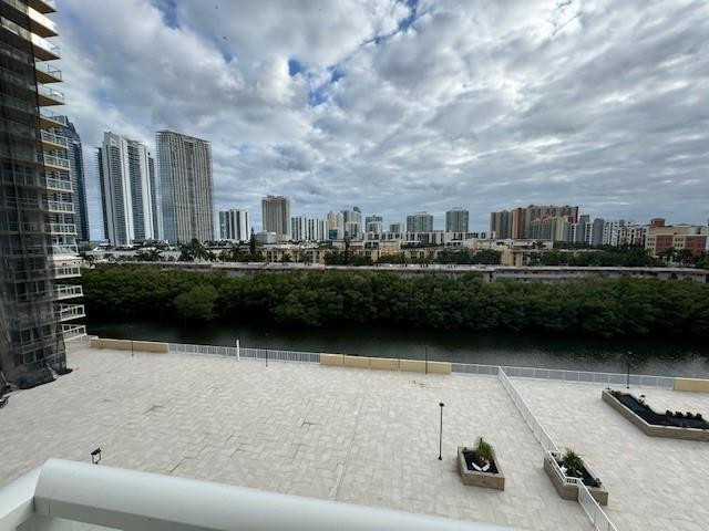 Winston Towers 300 - Residential