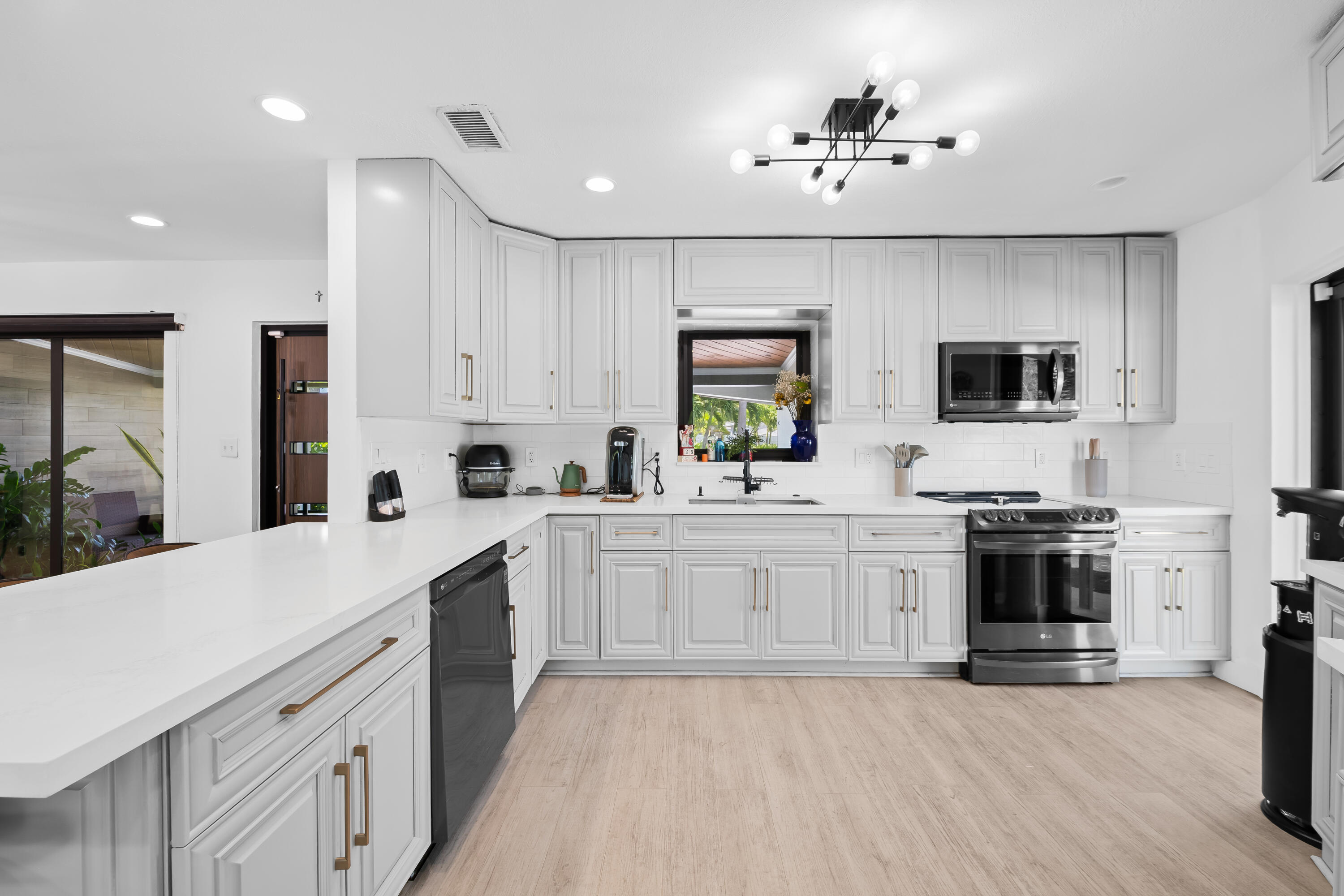 BEACHWAY ESTATES - Residential Lease