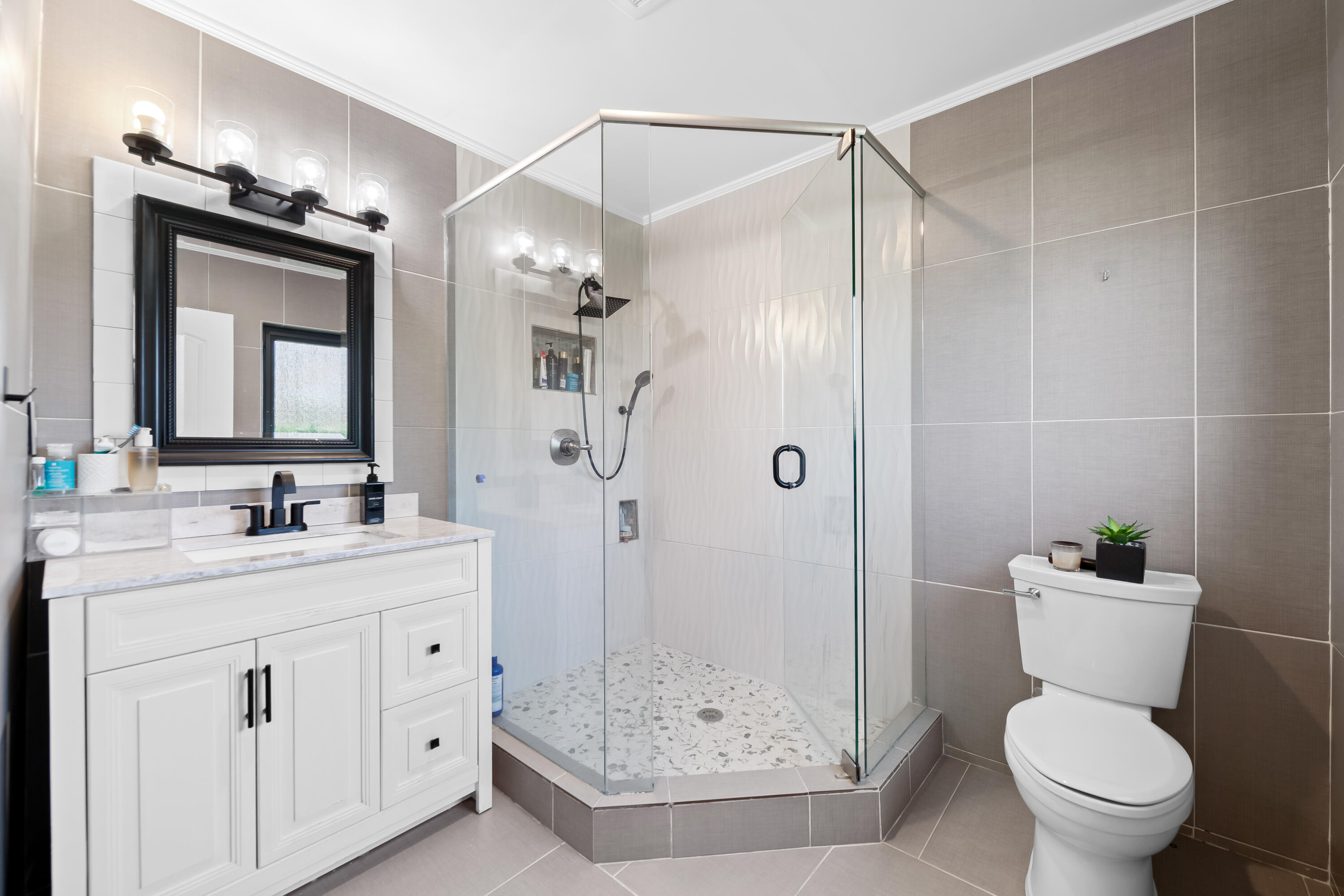 BEACHWAY ESTATES - Residential Lease