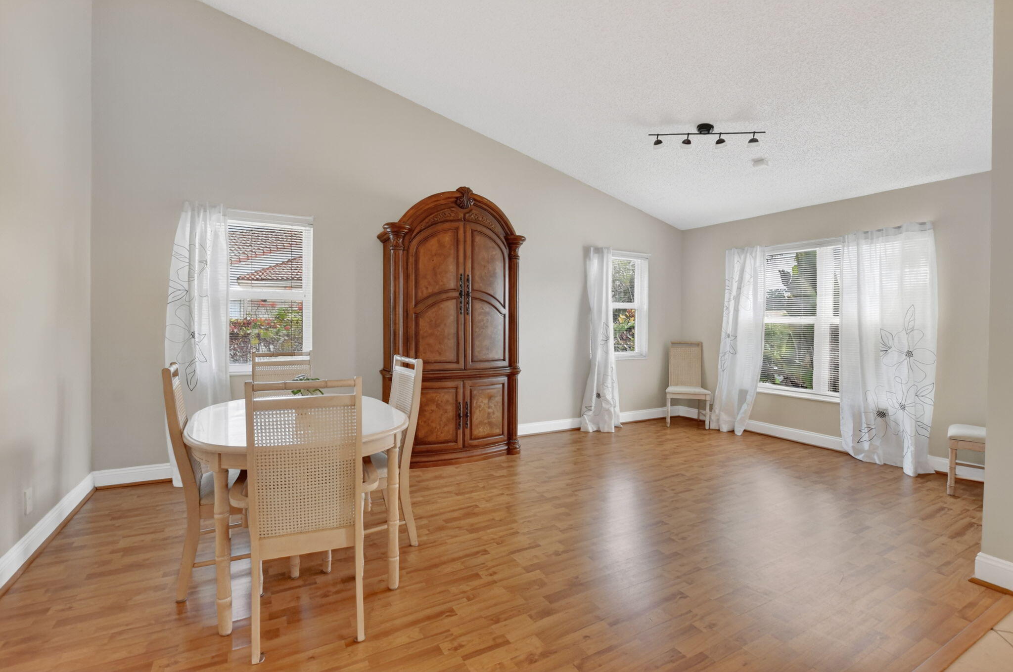 BOCA GREENS 4 - Residential