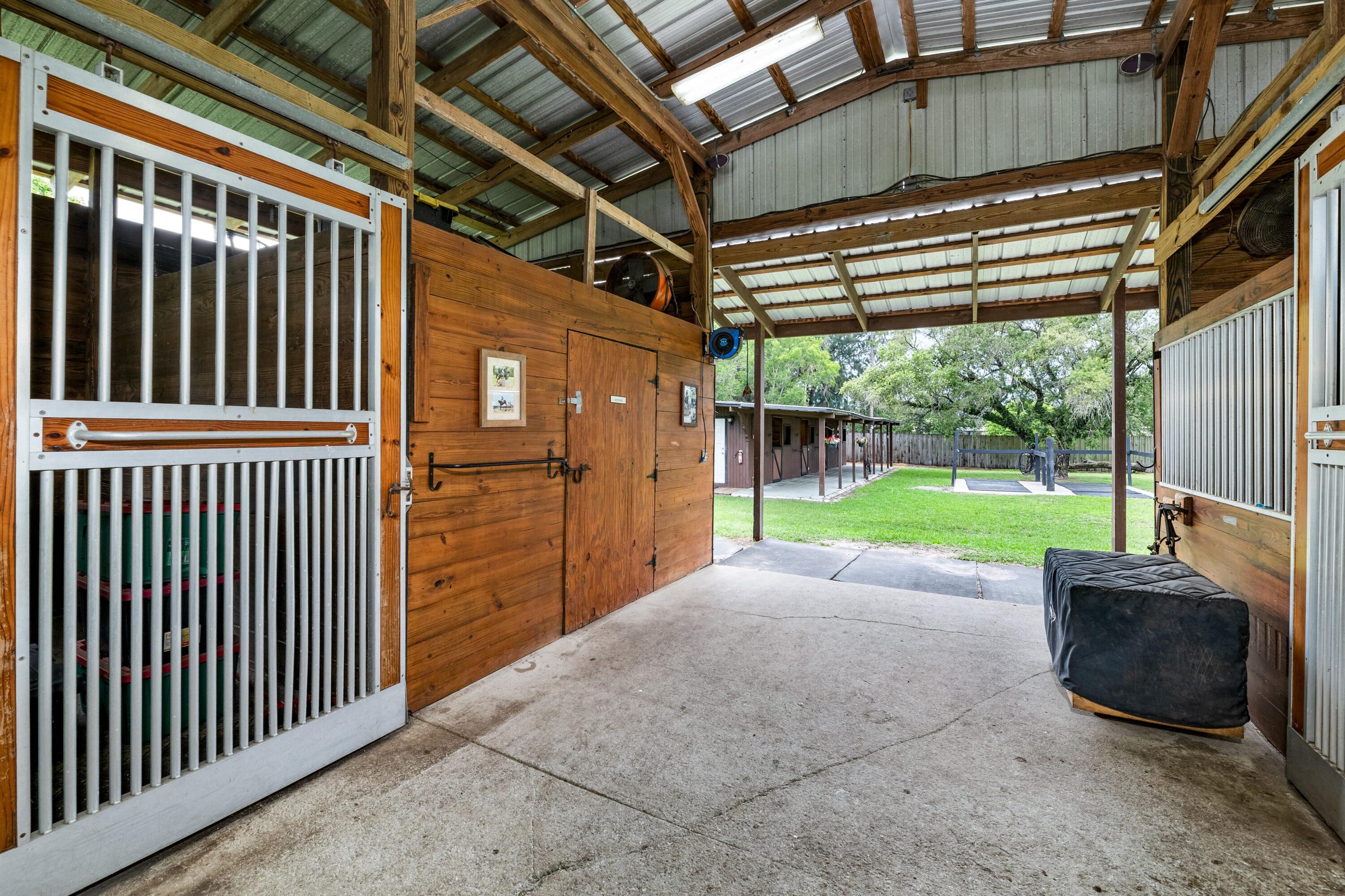 LOXAHATCHEE GROVES - Residential