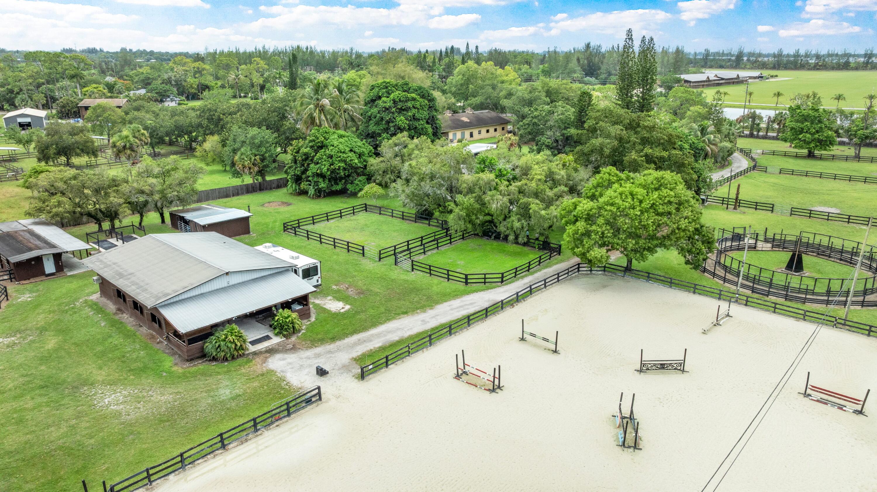 LOXAHATCHEE GROVES - Residential