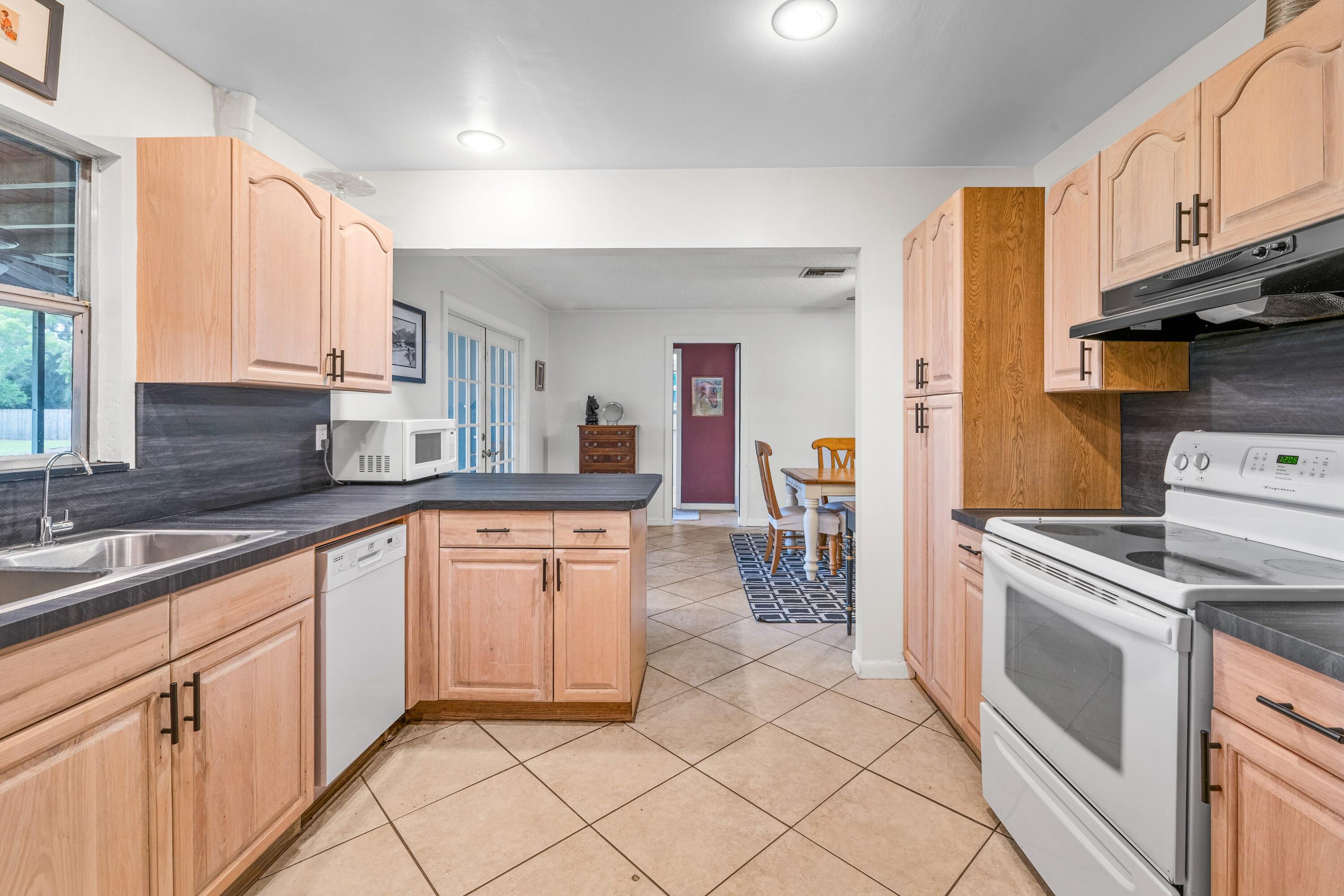 LOXAHATCHEE GROVES - Residential