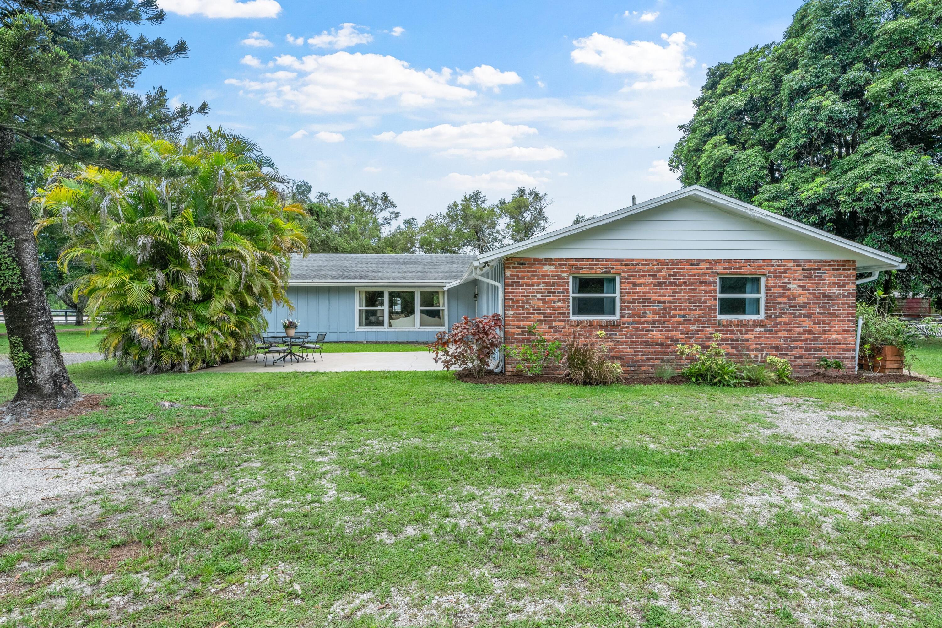 LOXAHATCHEE GROVES - Residential