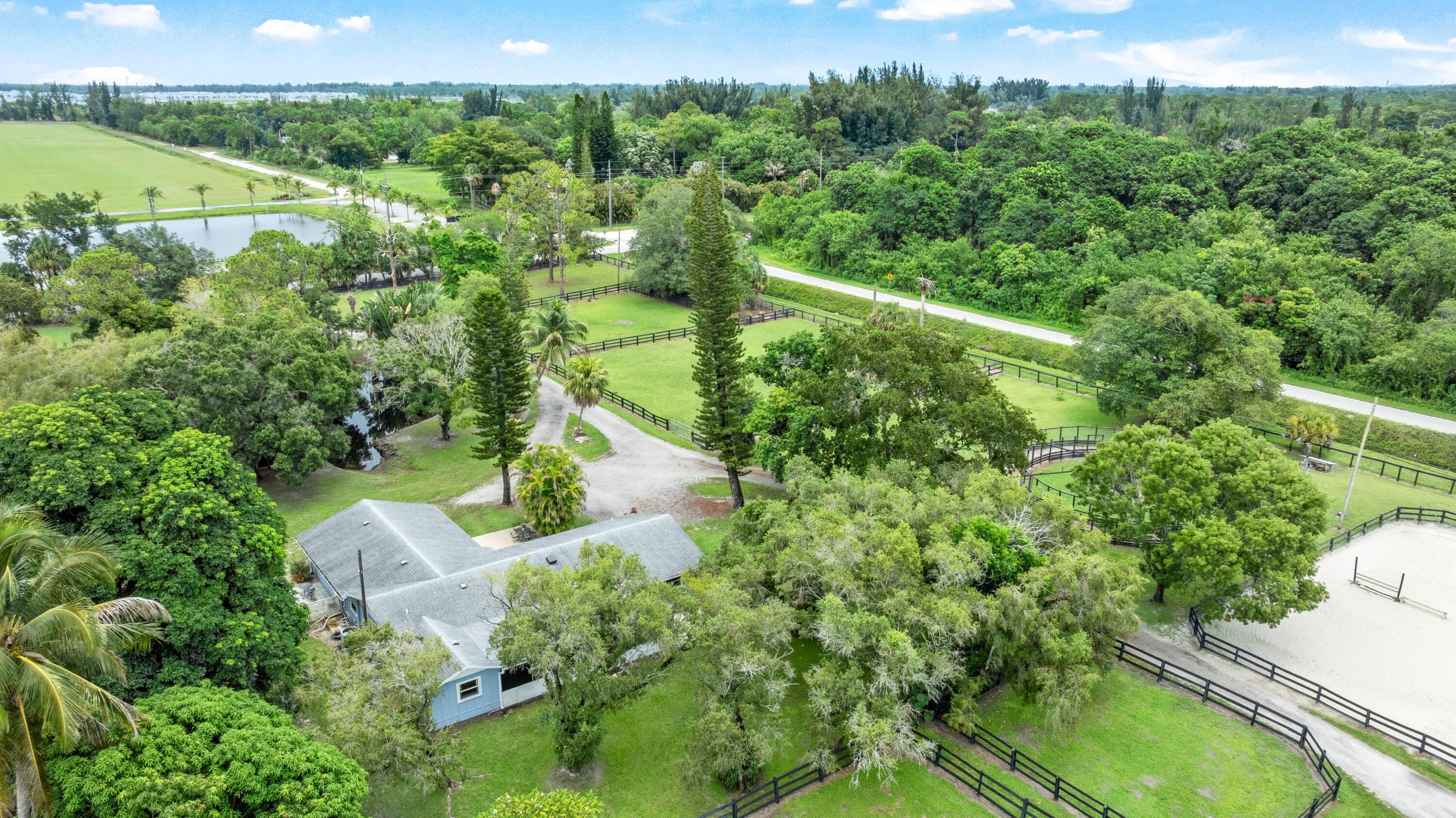 LOXAHATCHEE GROVES - Residential