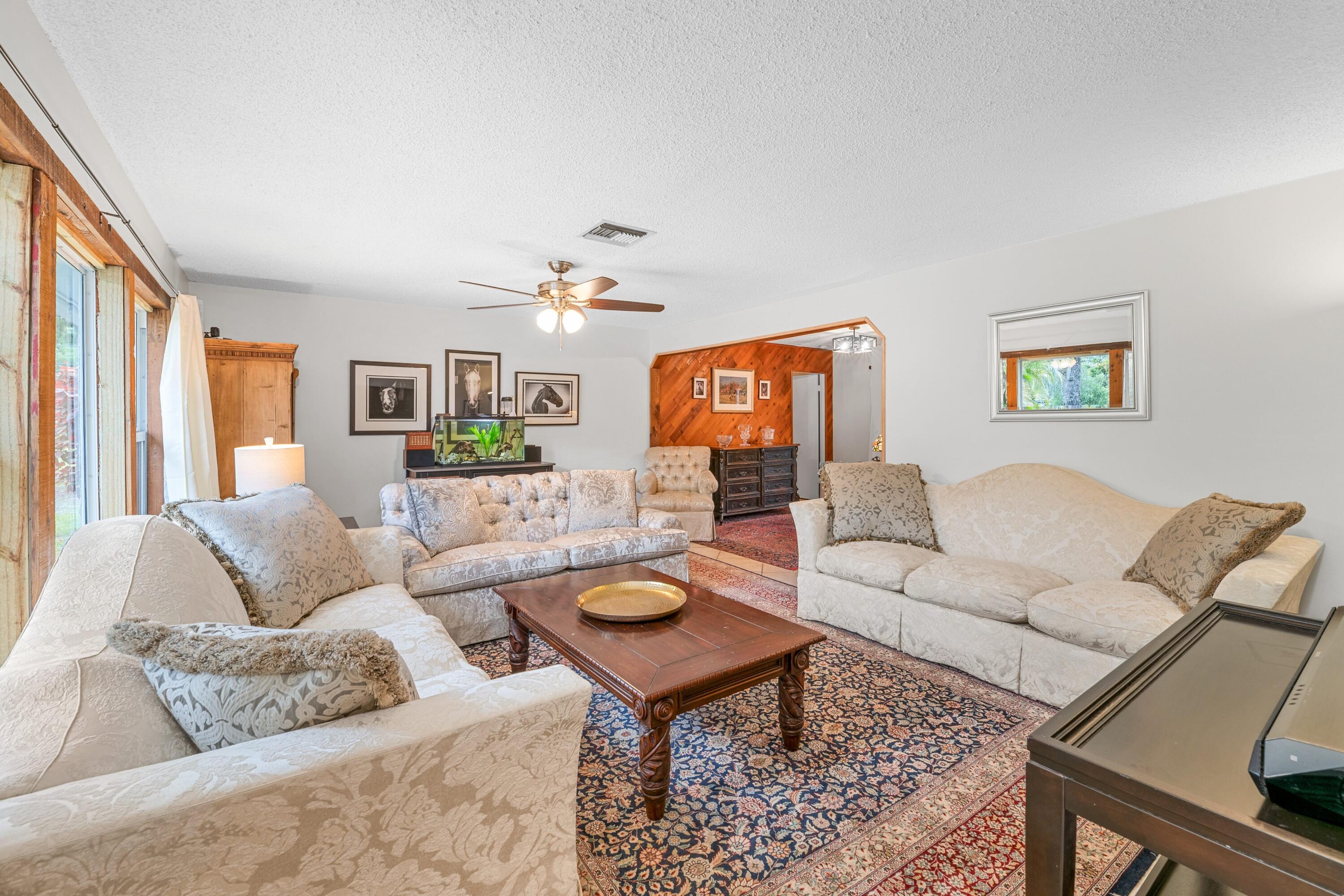 LOXAHATCHEE GROVES - Residential