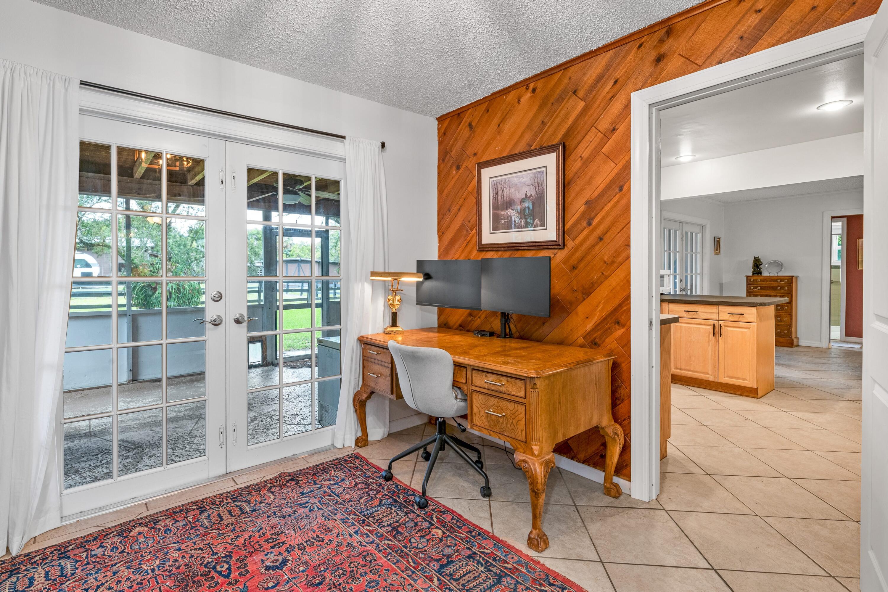 LOXAHATCHEE GROVES - Residential