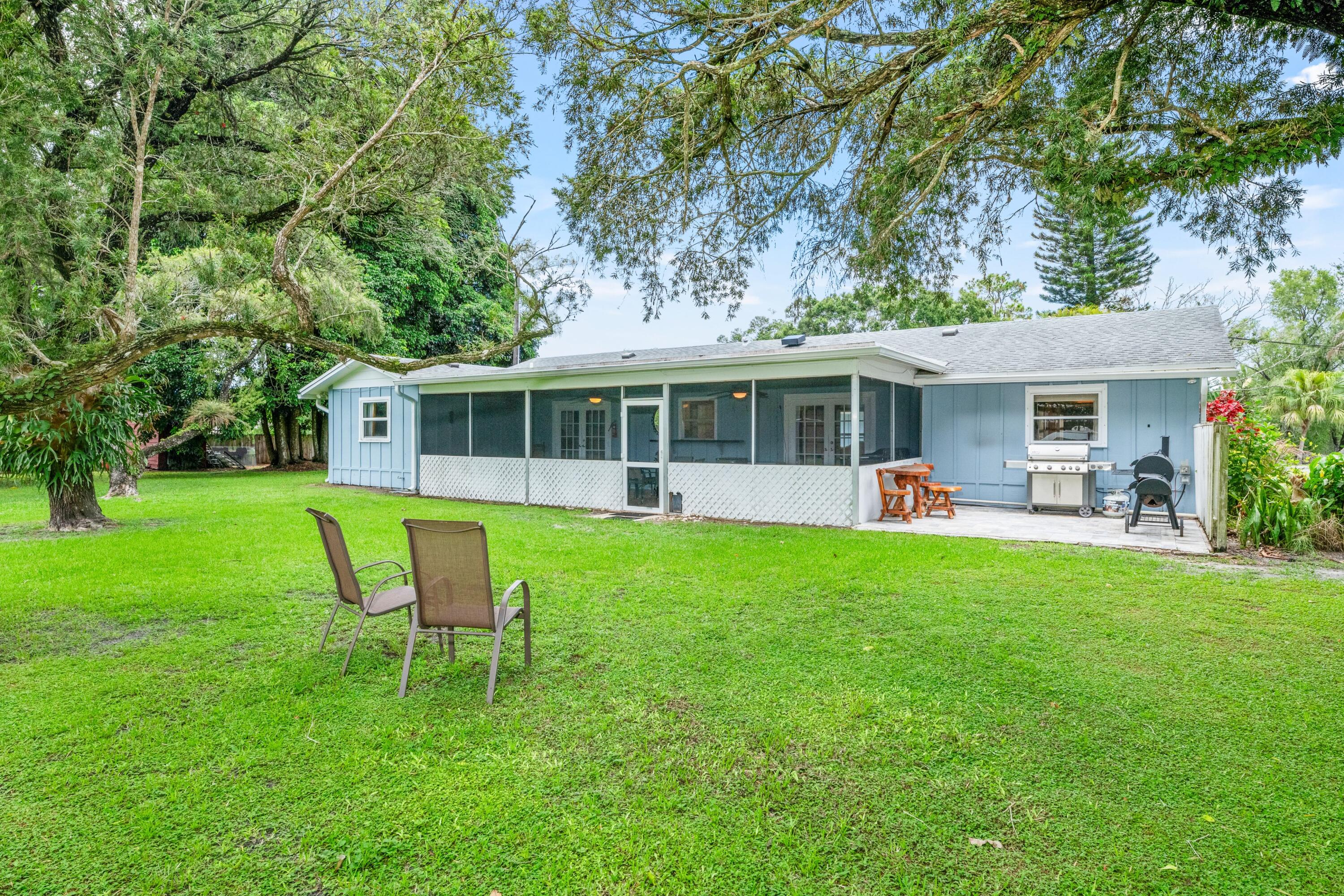 LOXAHATCHEE GROVES - Residential