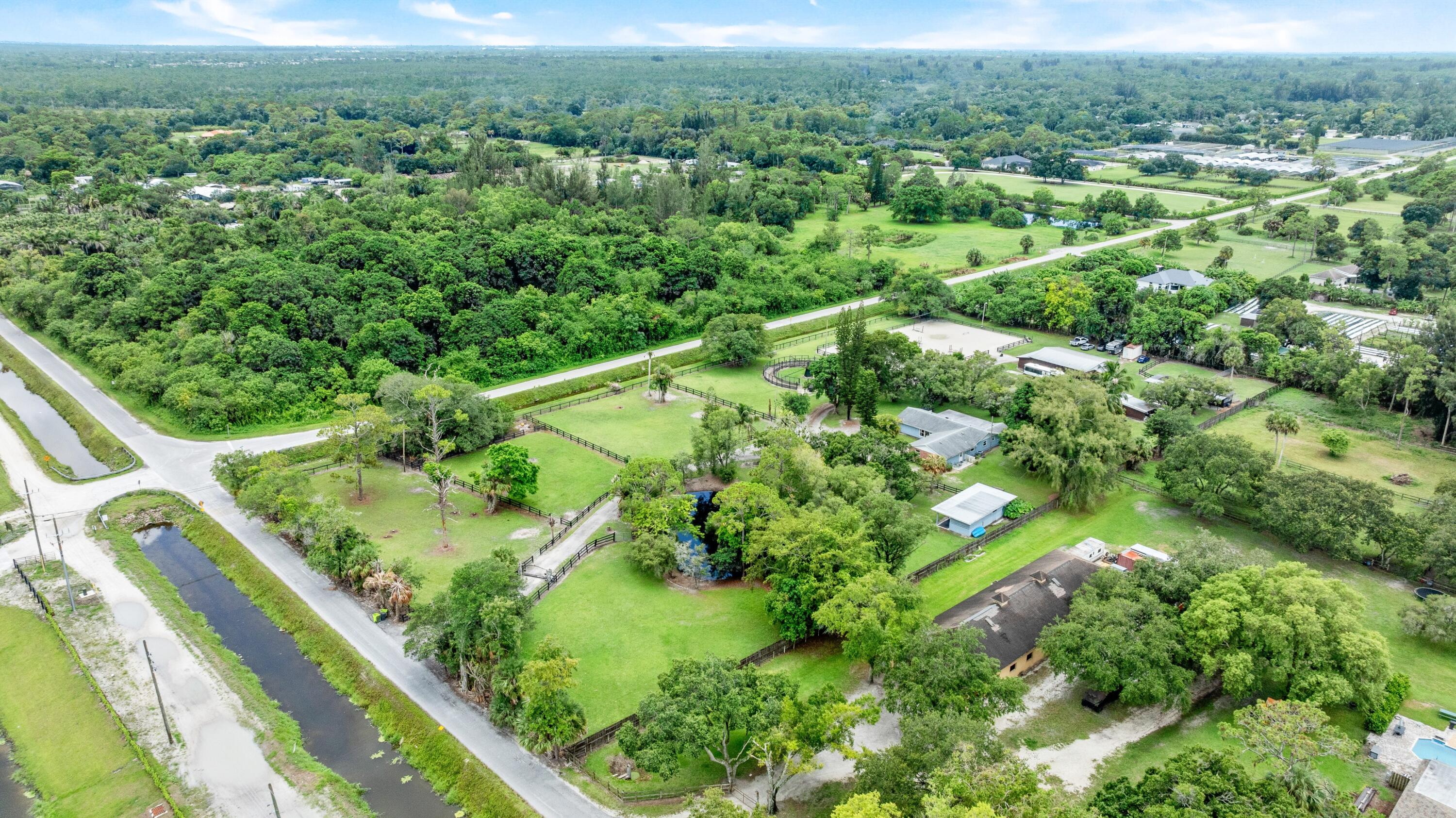 LOXAHATCHEE GROVES - Residential