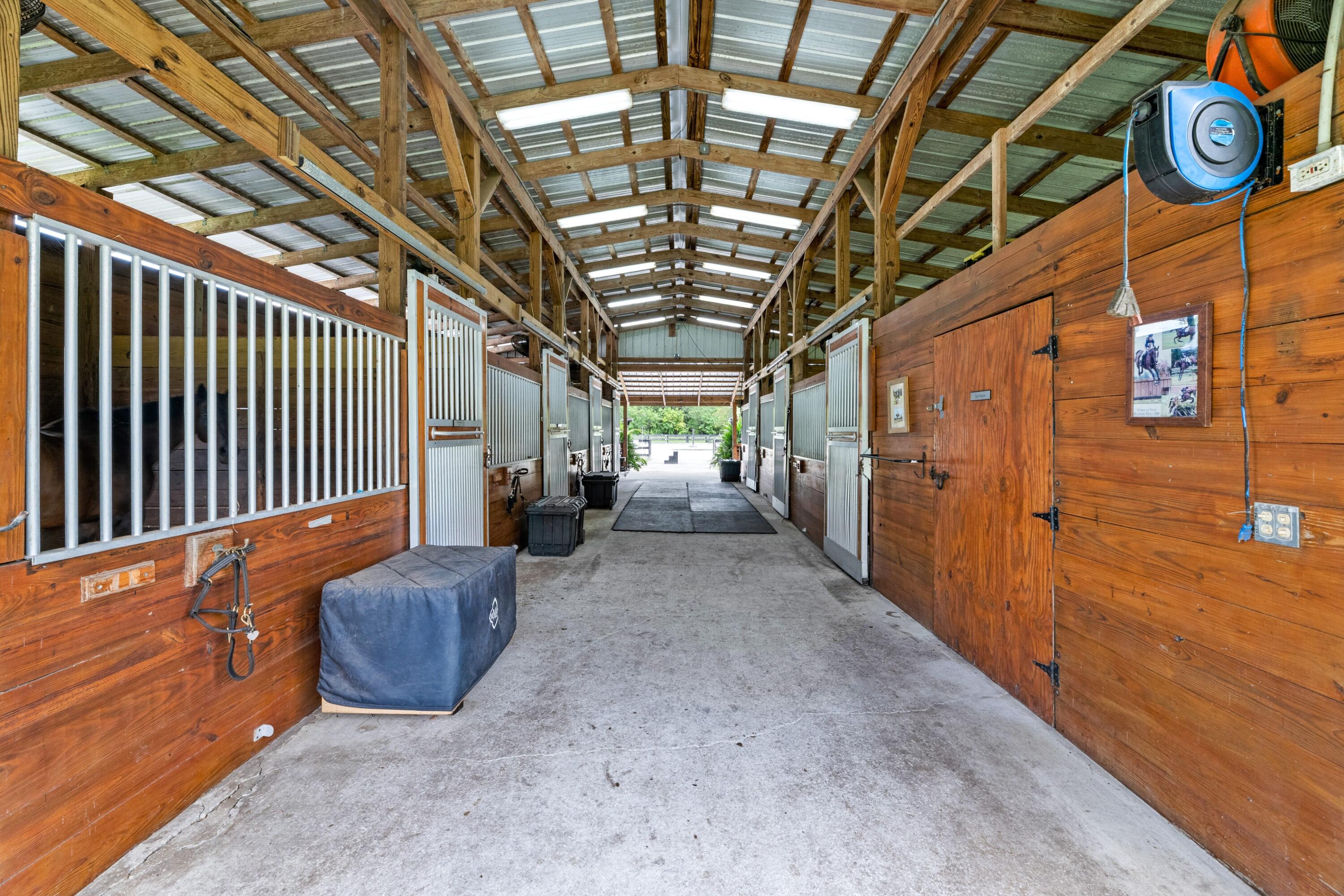 LOXAHATCHEE GROVES - Residential