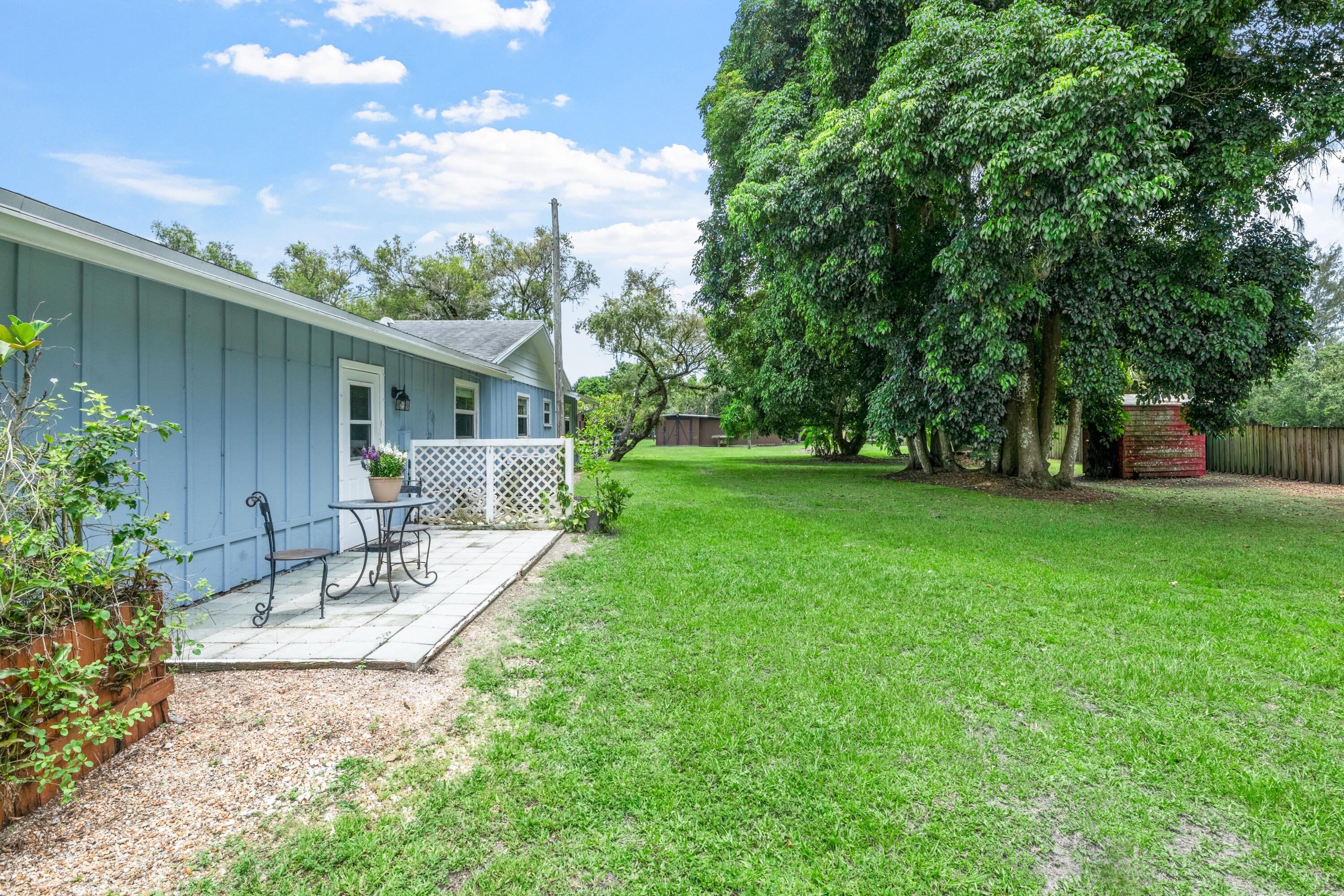LOXAHATCHEE GROVES - Residential