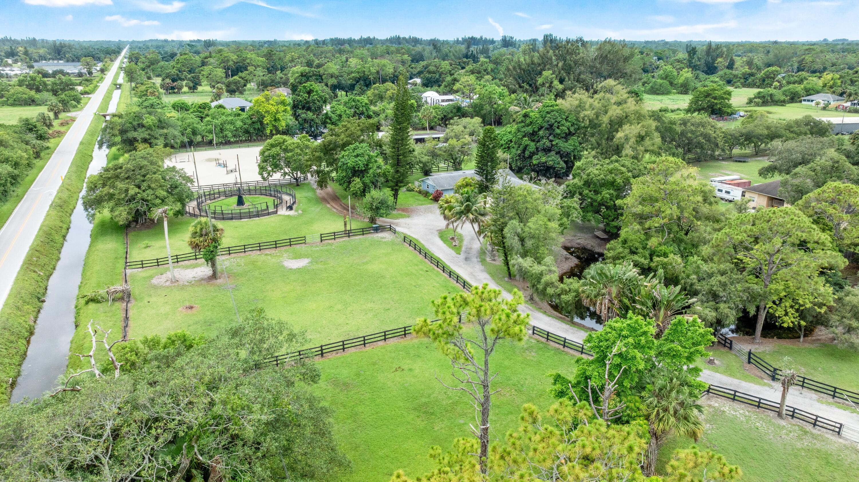 LOXAHATCHEE GROVES - Residential