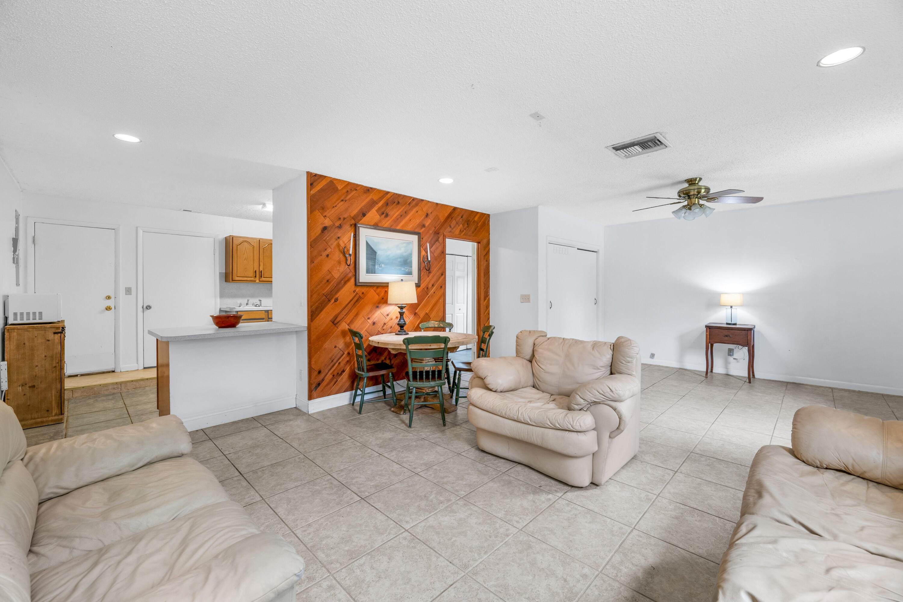 LOXAHATCHEE GROVES - Residential