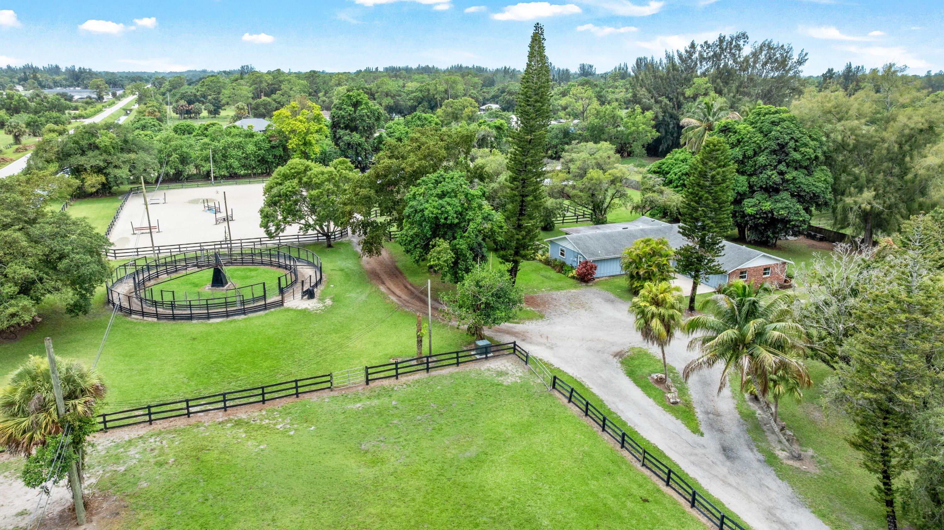 LOXAHATCHEE GROVES - Residential