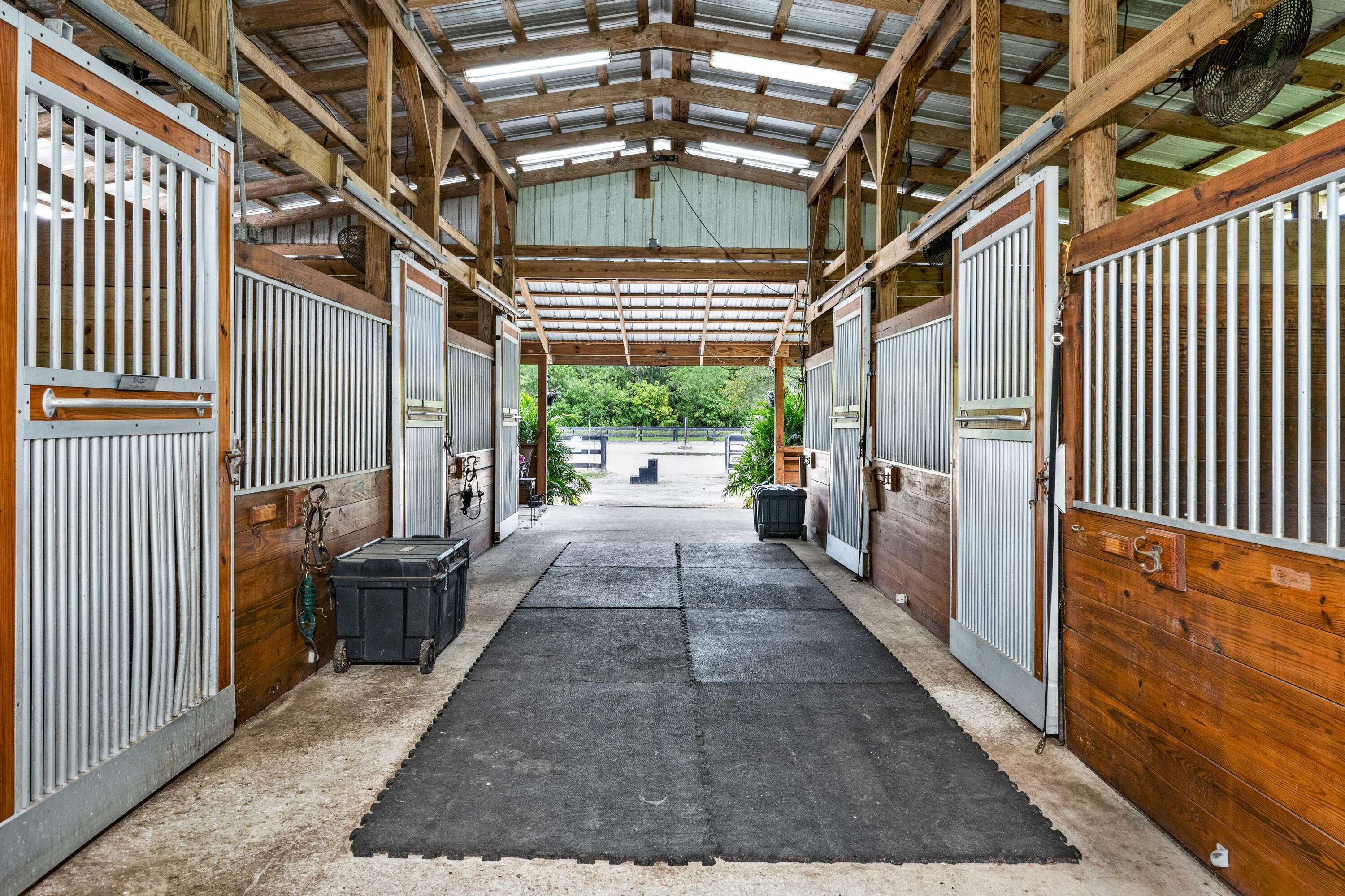 LOXAHATCHEE GROVES - Residential