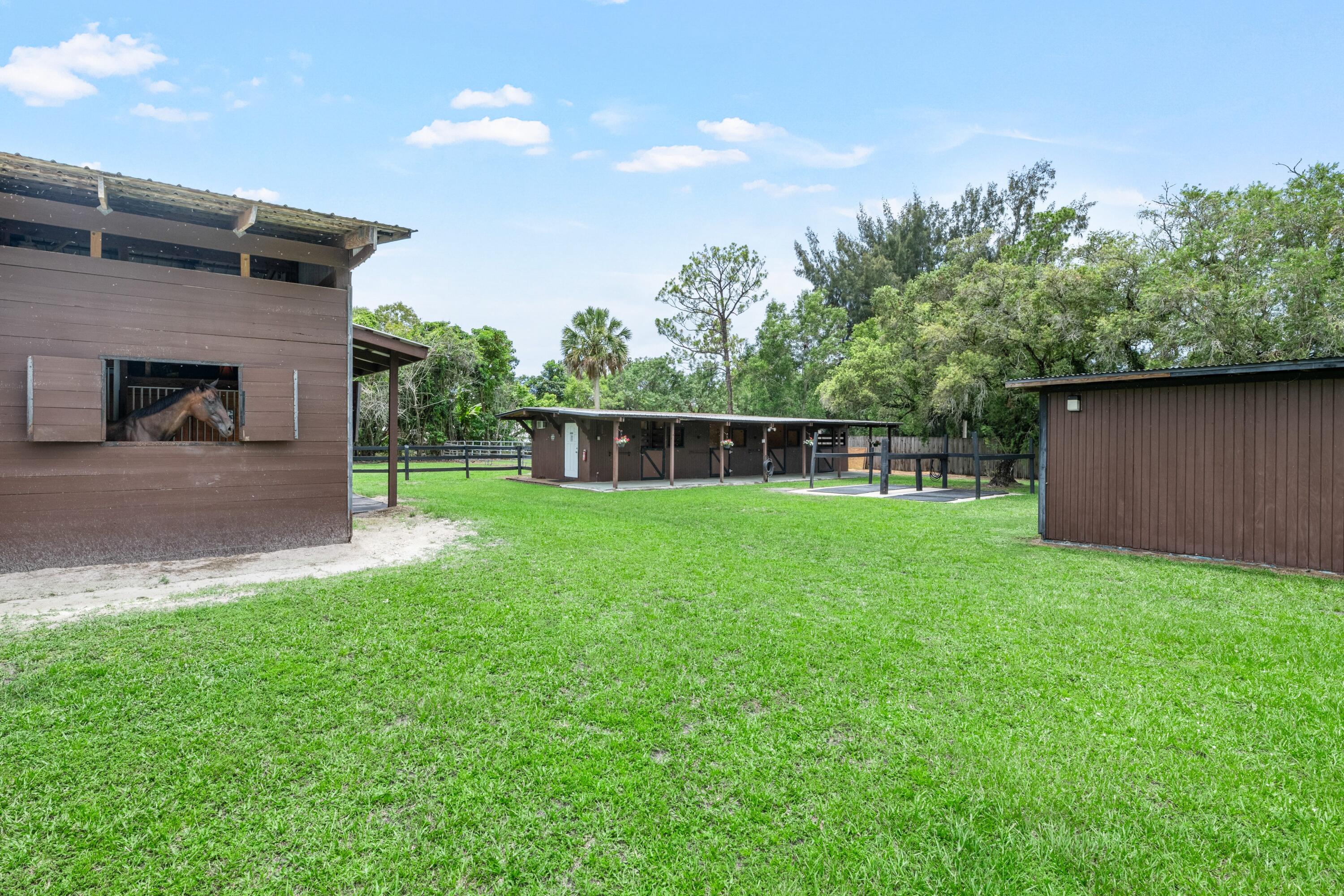 LOXAHATCHEE GROVES - Residential