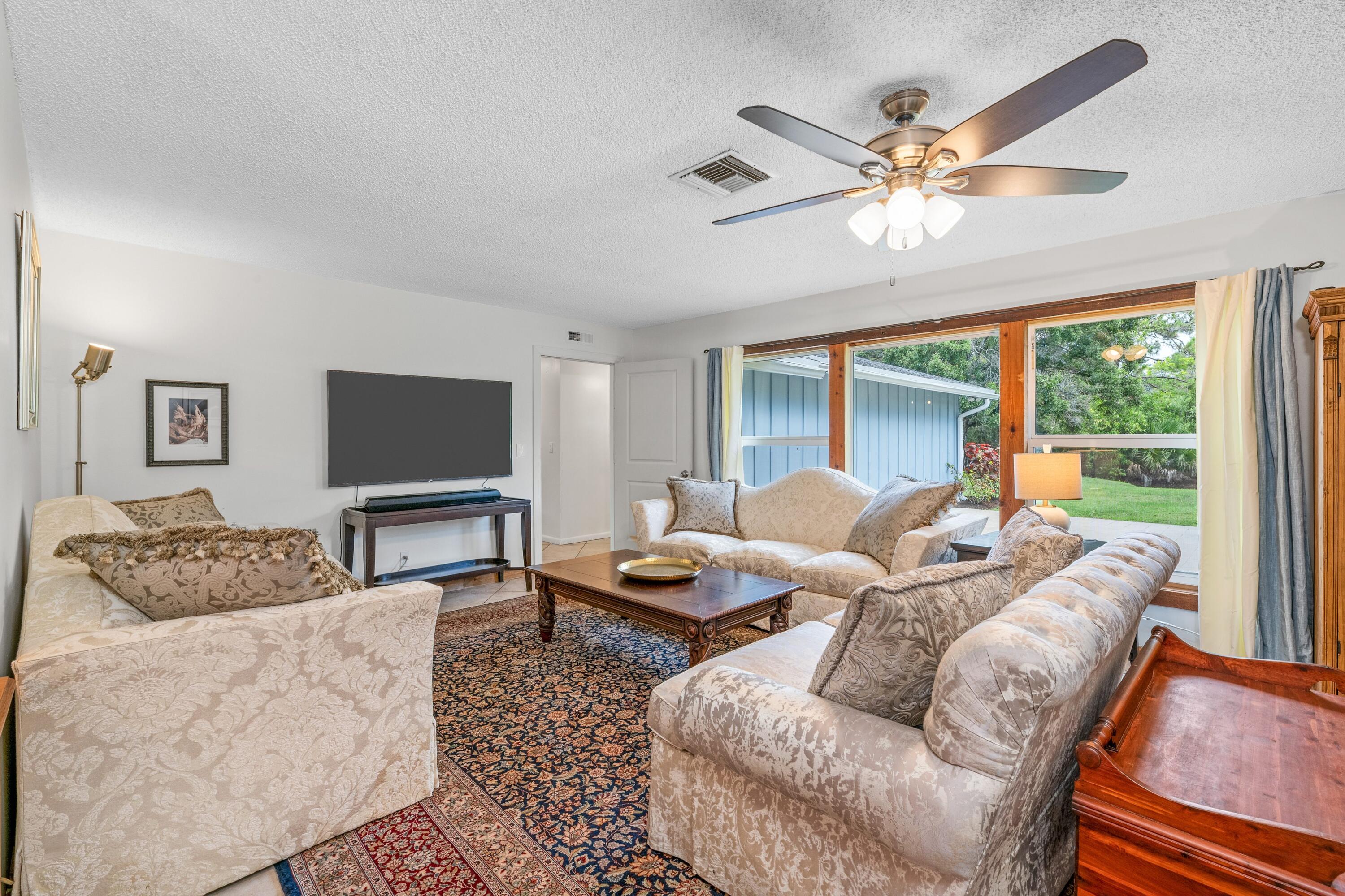 LOXAHATCHEE GROVES - Residential