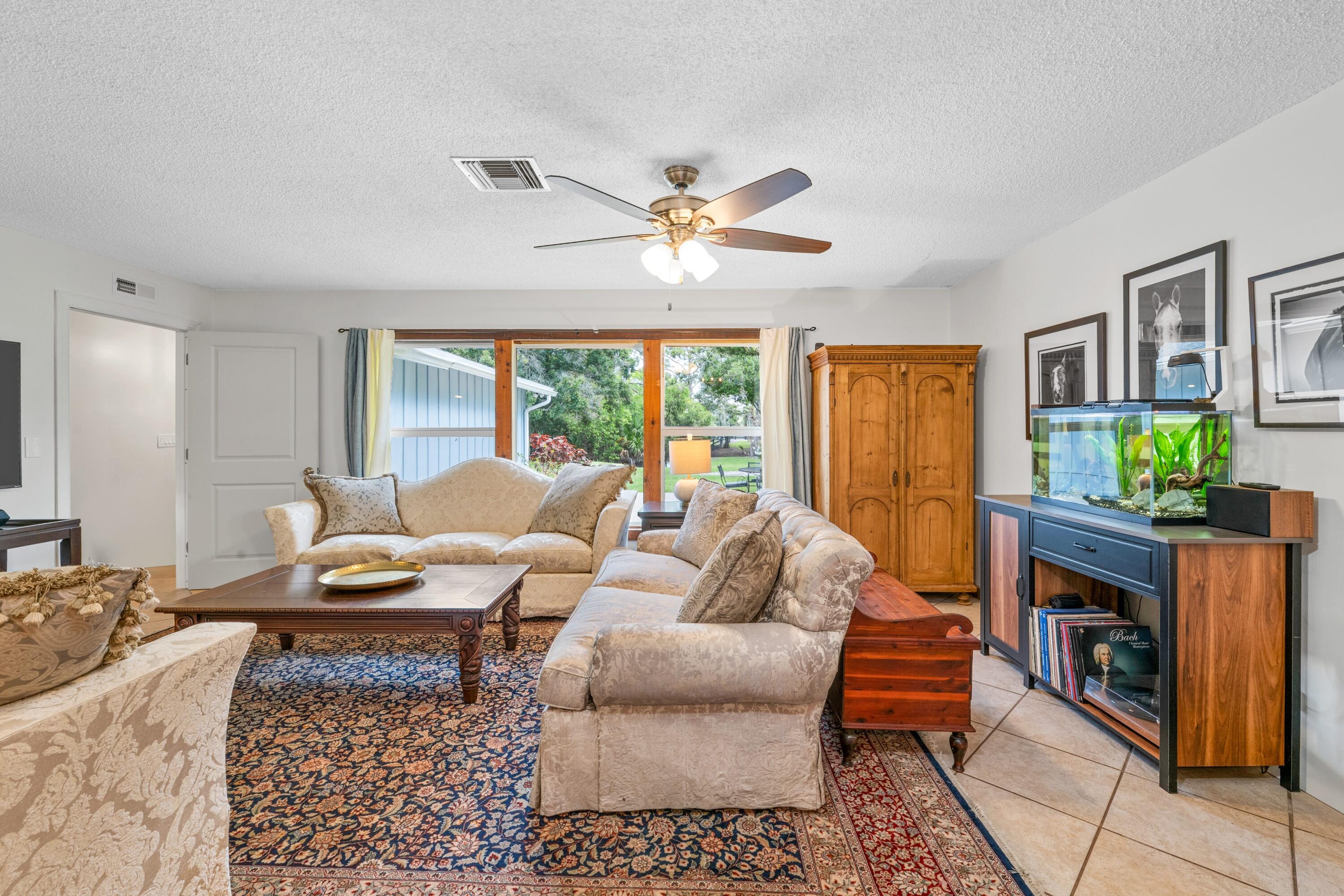 LOXAHATCHEE GROVES - Residential