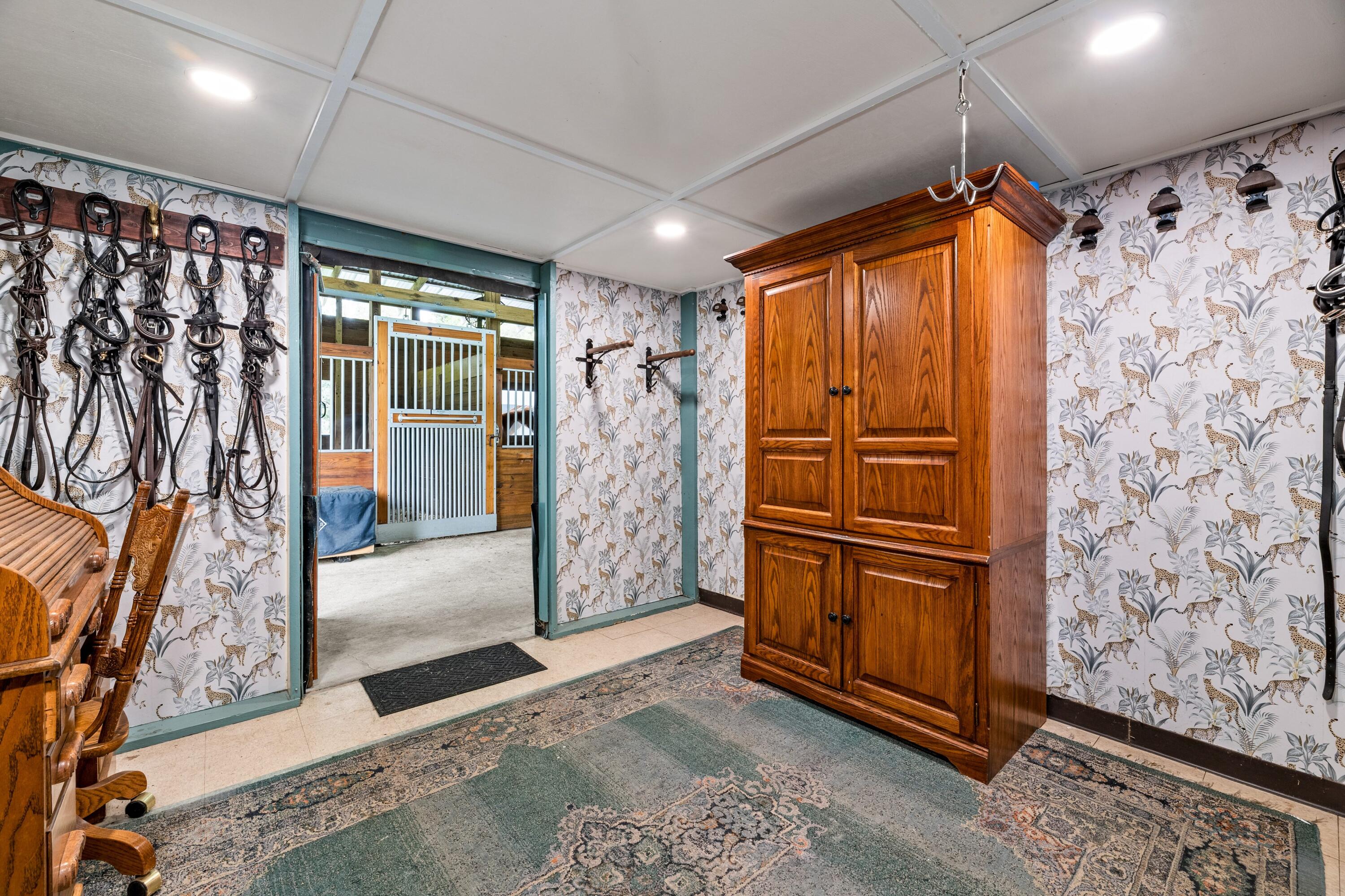 LOXAHATCHEE GROVES - Residential