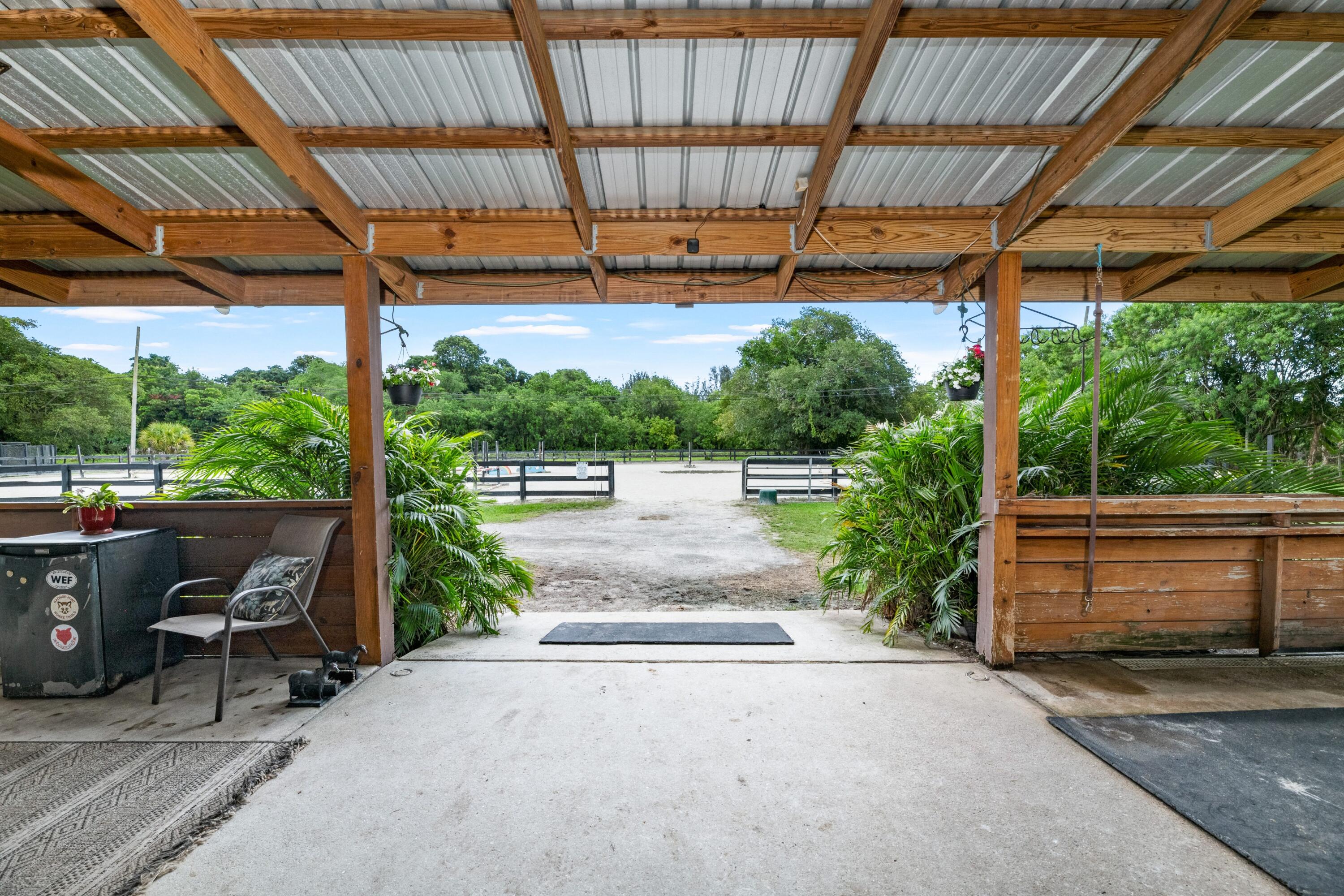 LOXAHATCHEE GROVES - Residential
