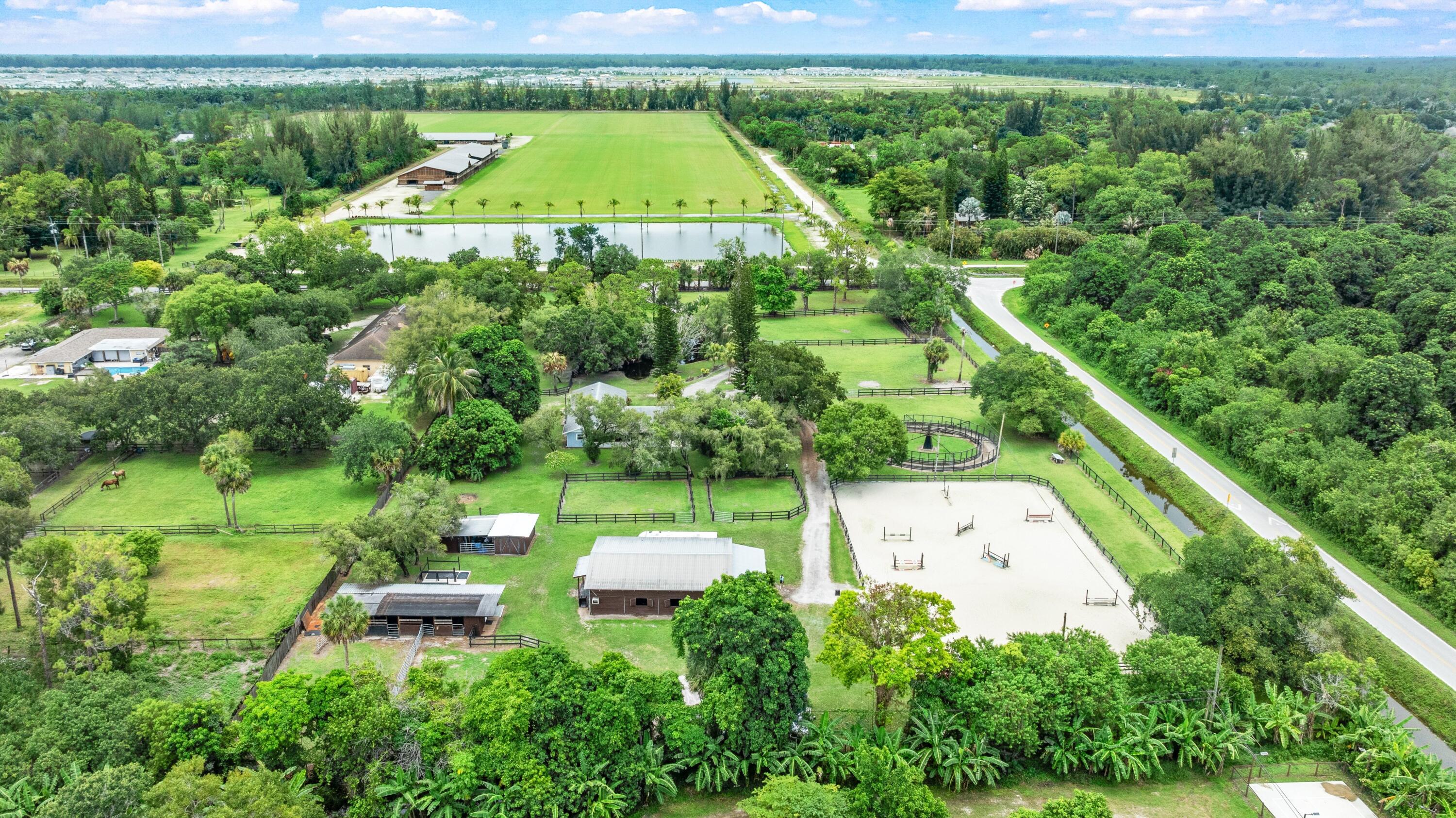 LOXAHATCHEE GROVES - Residential