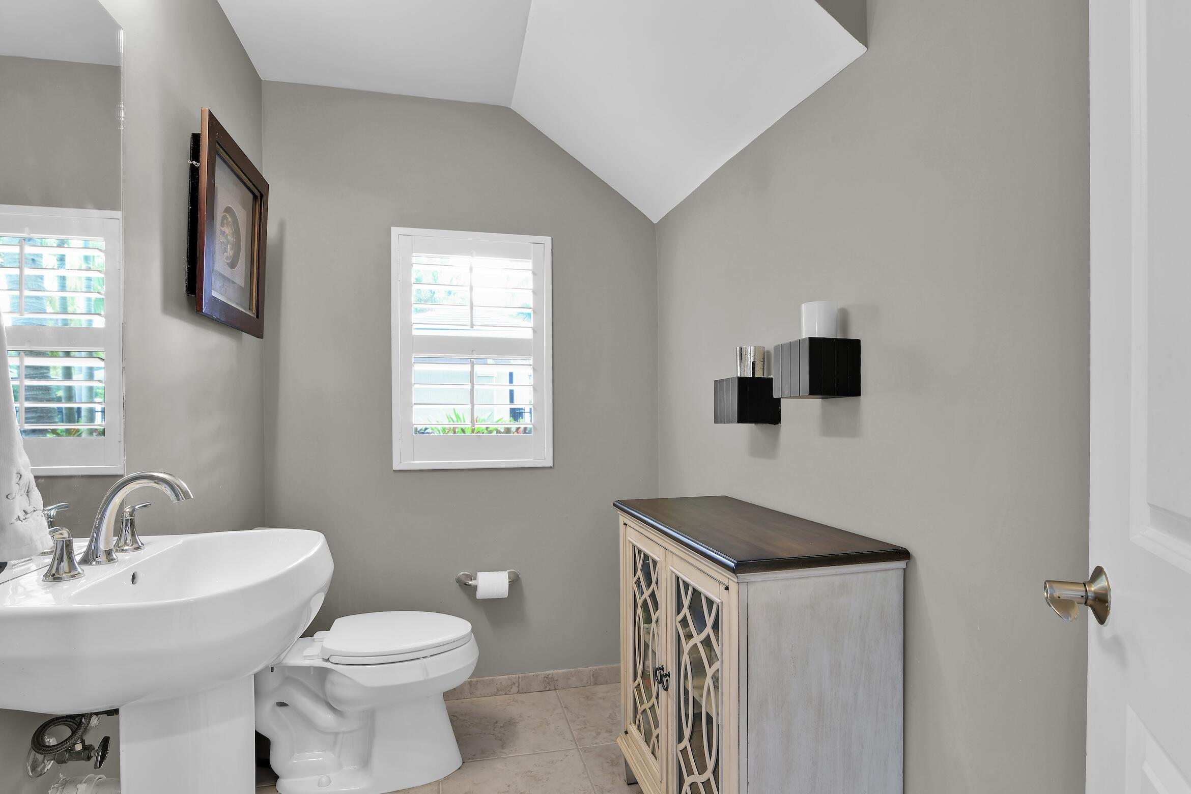 HIGHLAND GROVE ESTATES - Residential